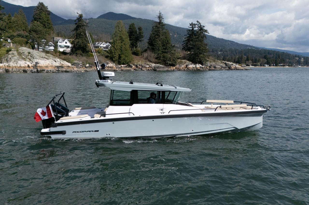 Yacht photo 2