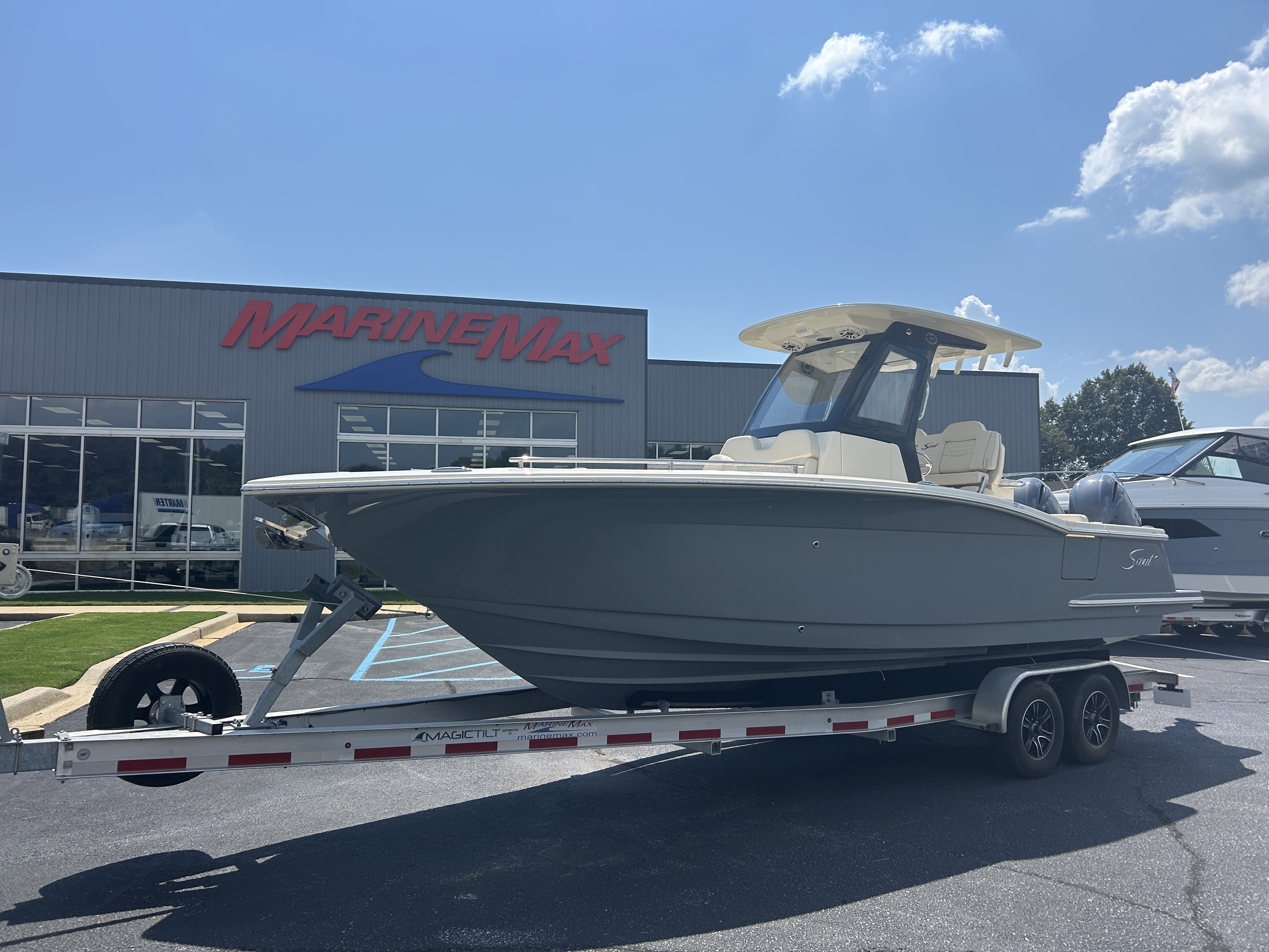 2027 Scout Boats 260 LXF for sale on YachtWay, same model as on display at FLIBS 2026