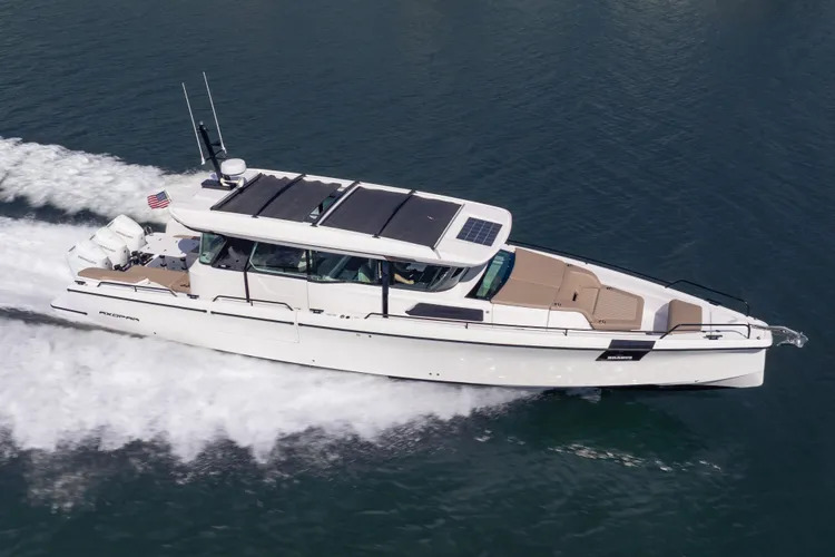 Yacht photo 4