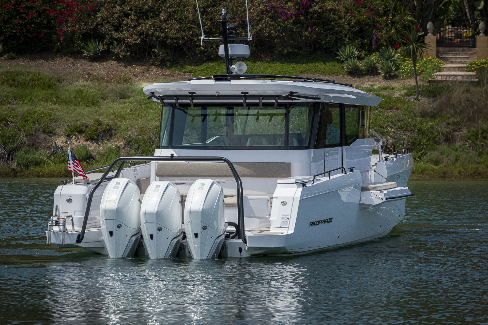 Yacht photo 1