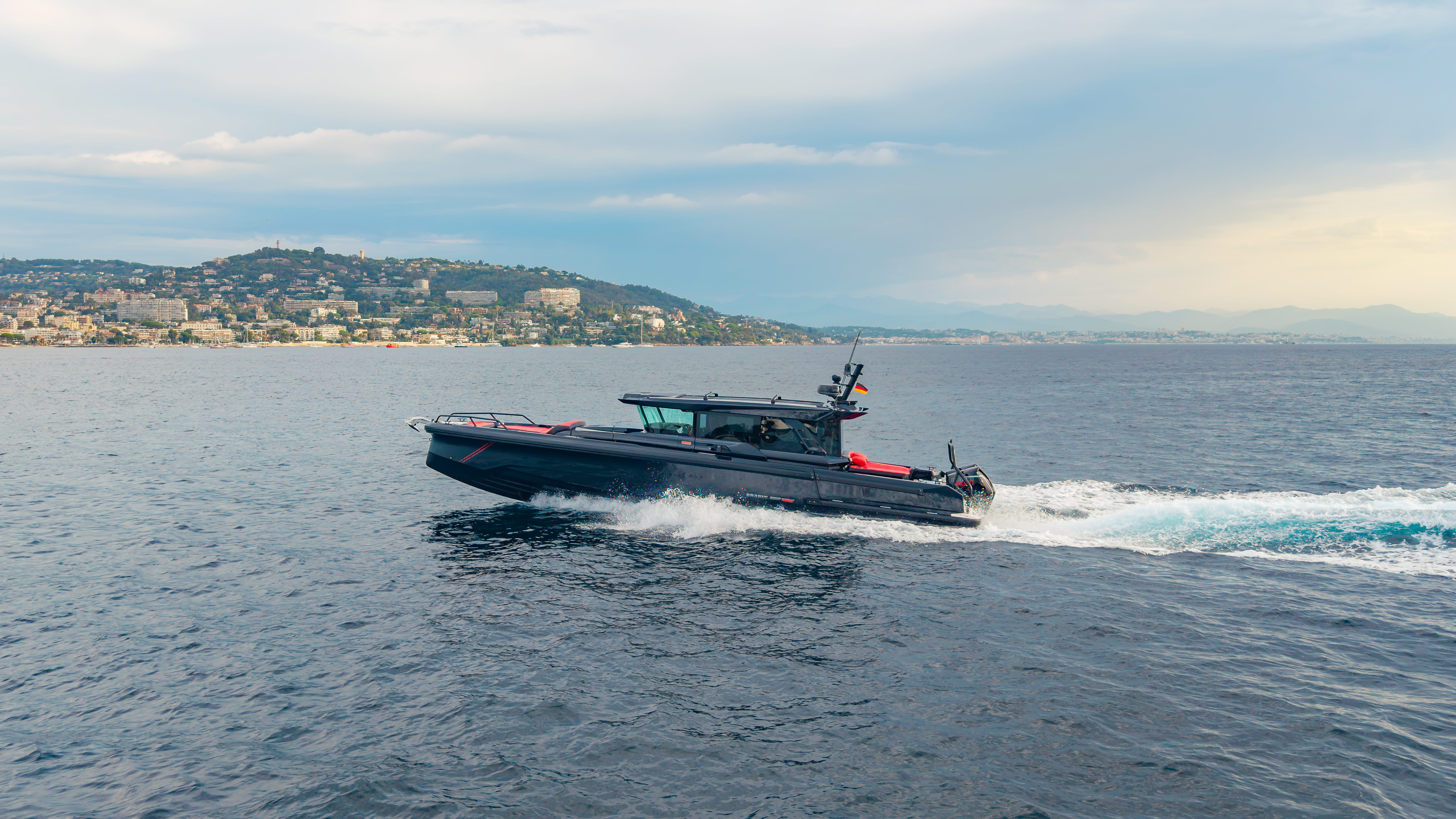 Yacht photo 2