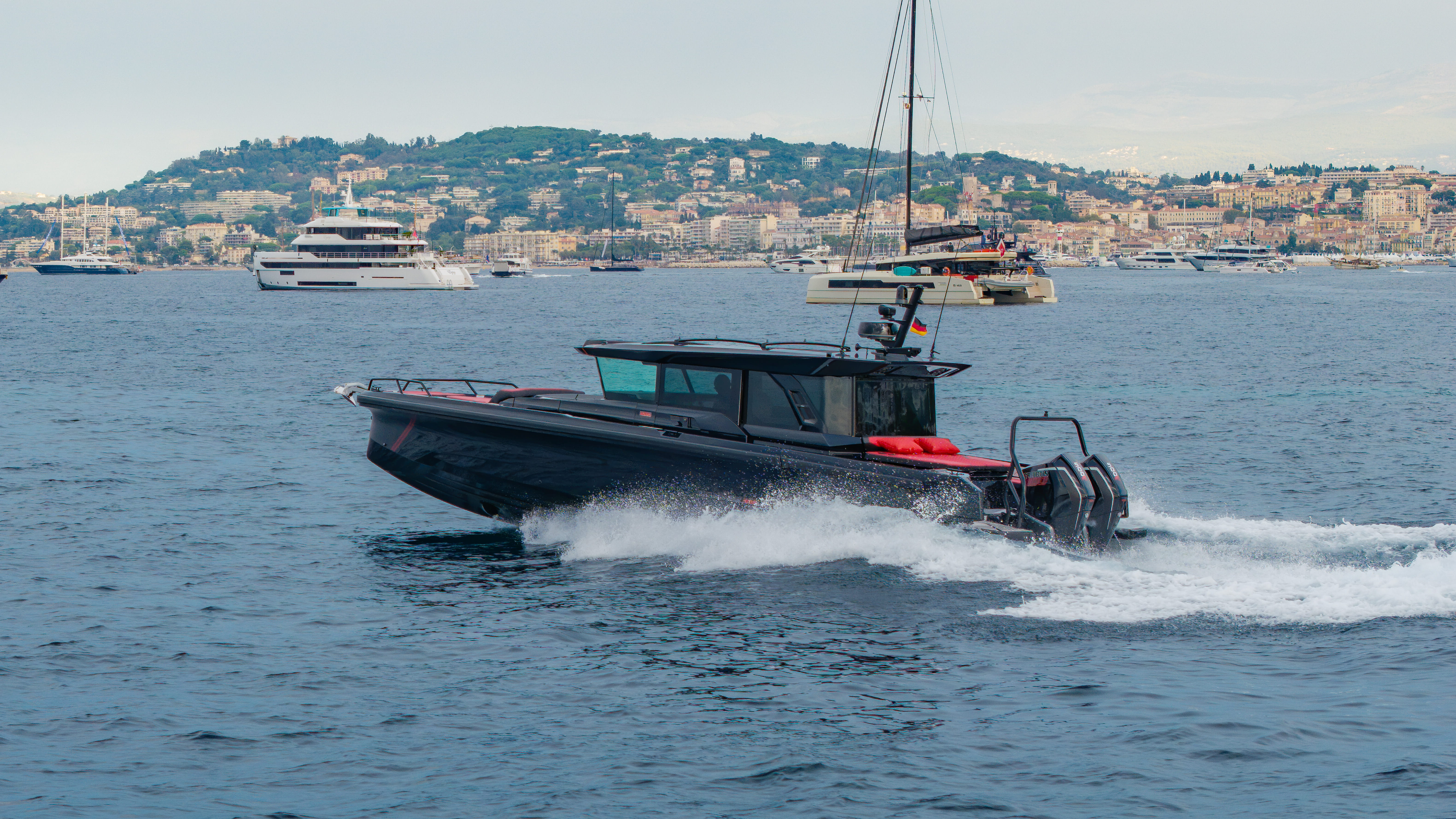 Yacht photo 4