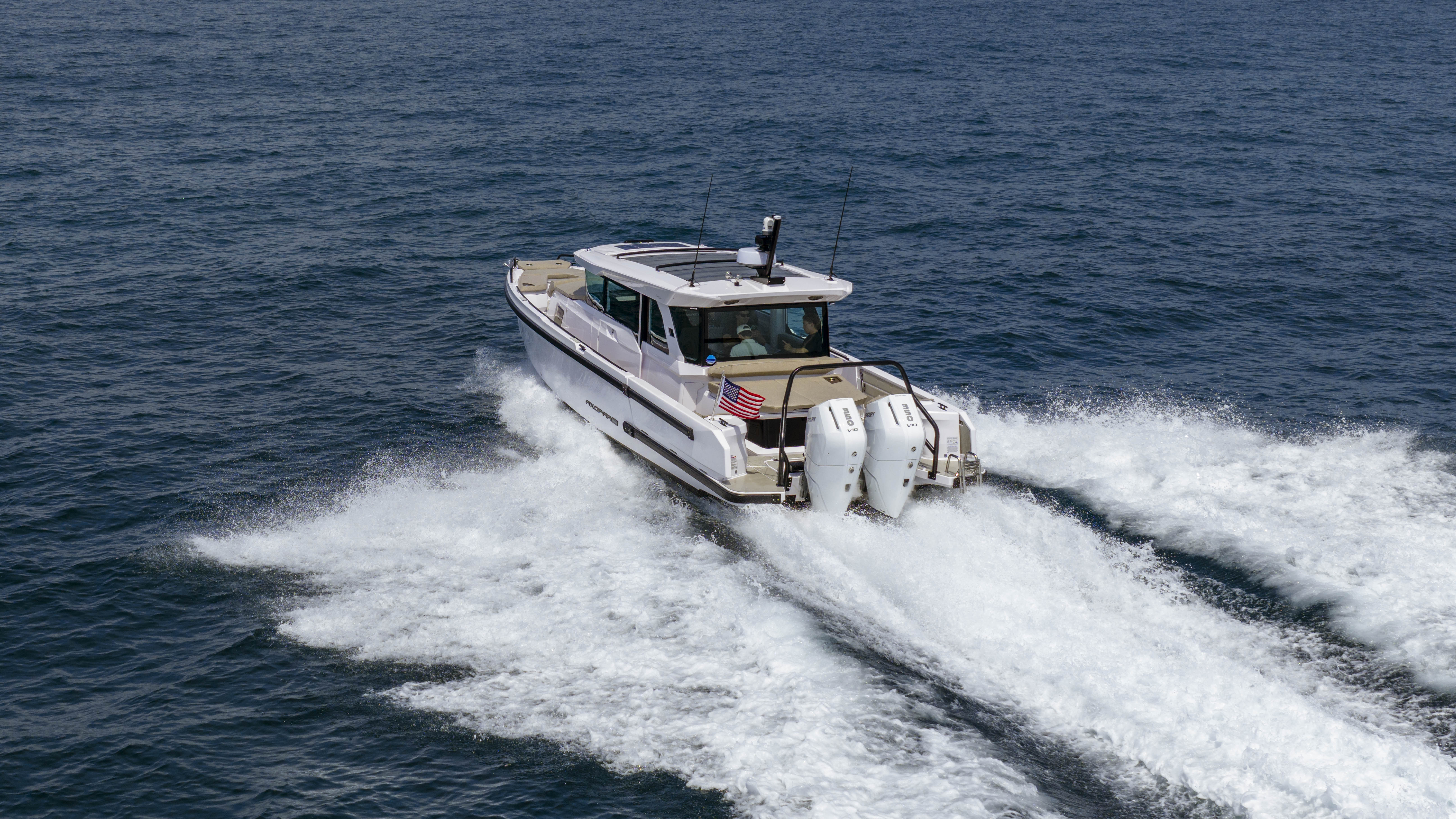 Yacht photo 4