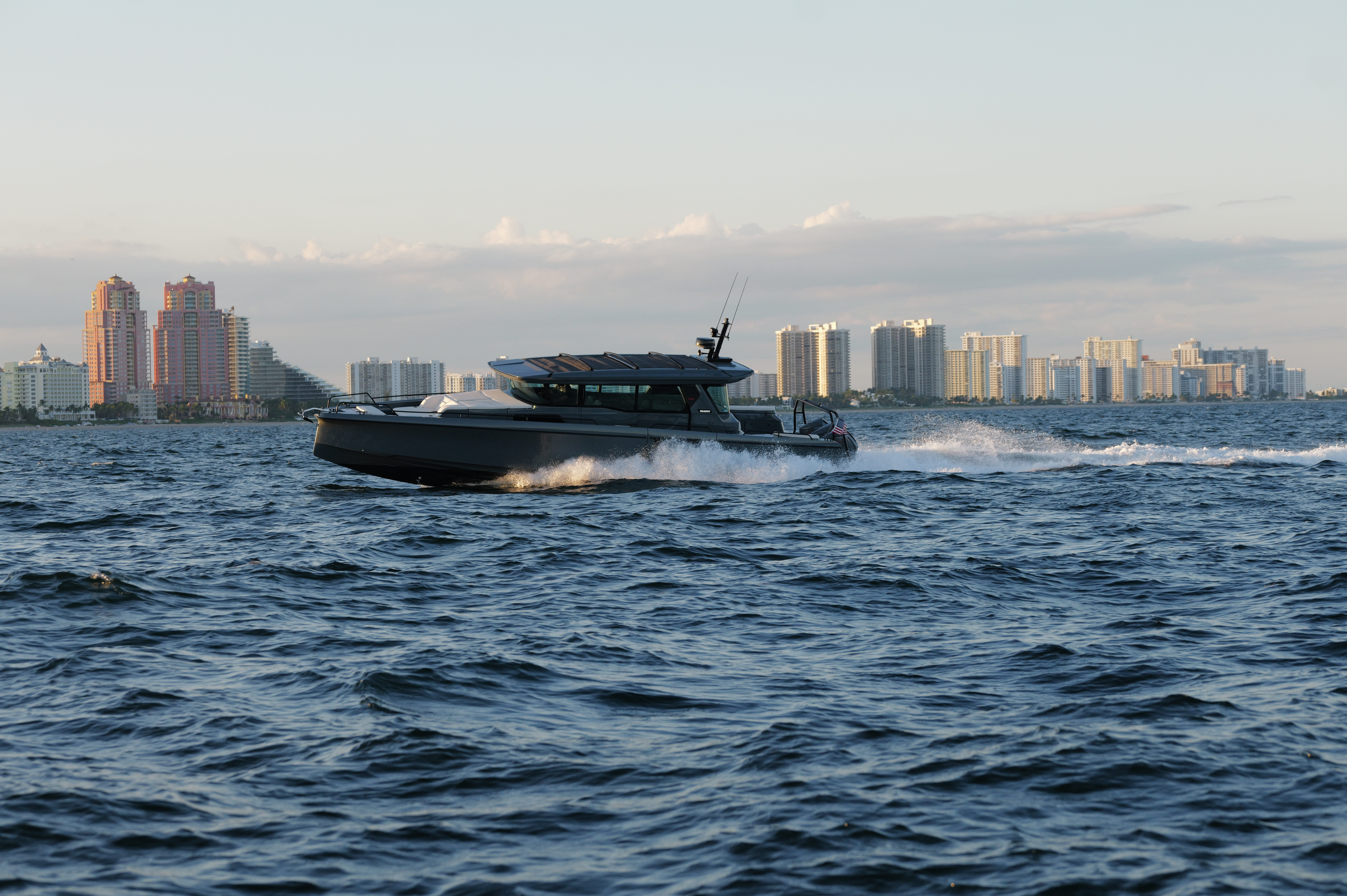 Yacht photo 4