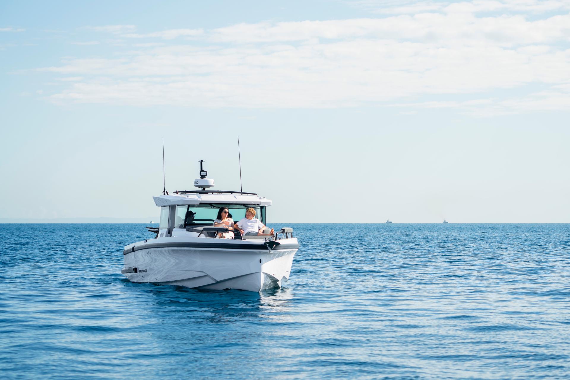 Yacht photo 2