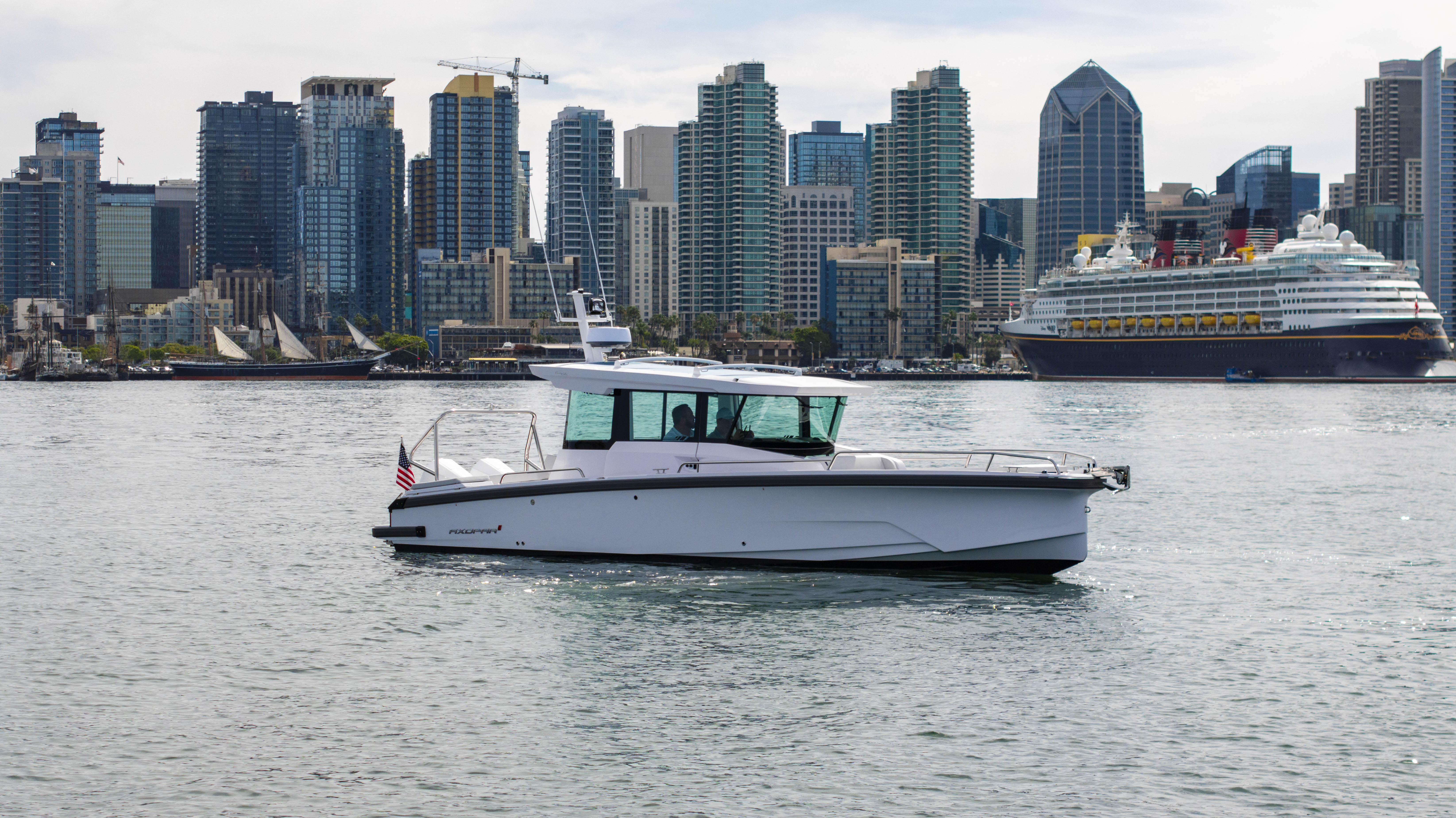 Yacht photo 1