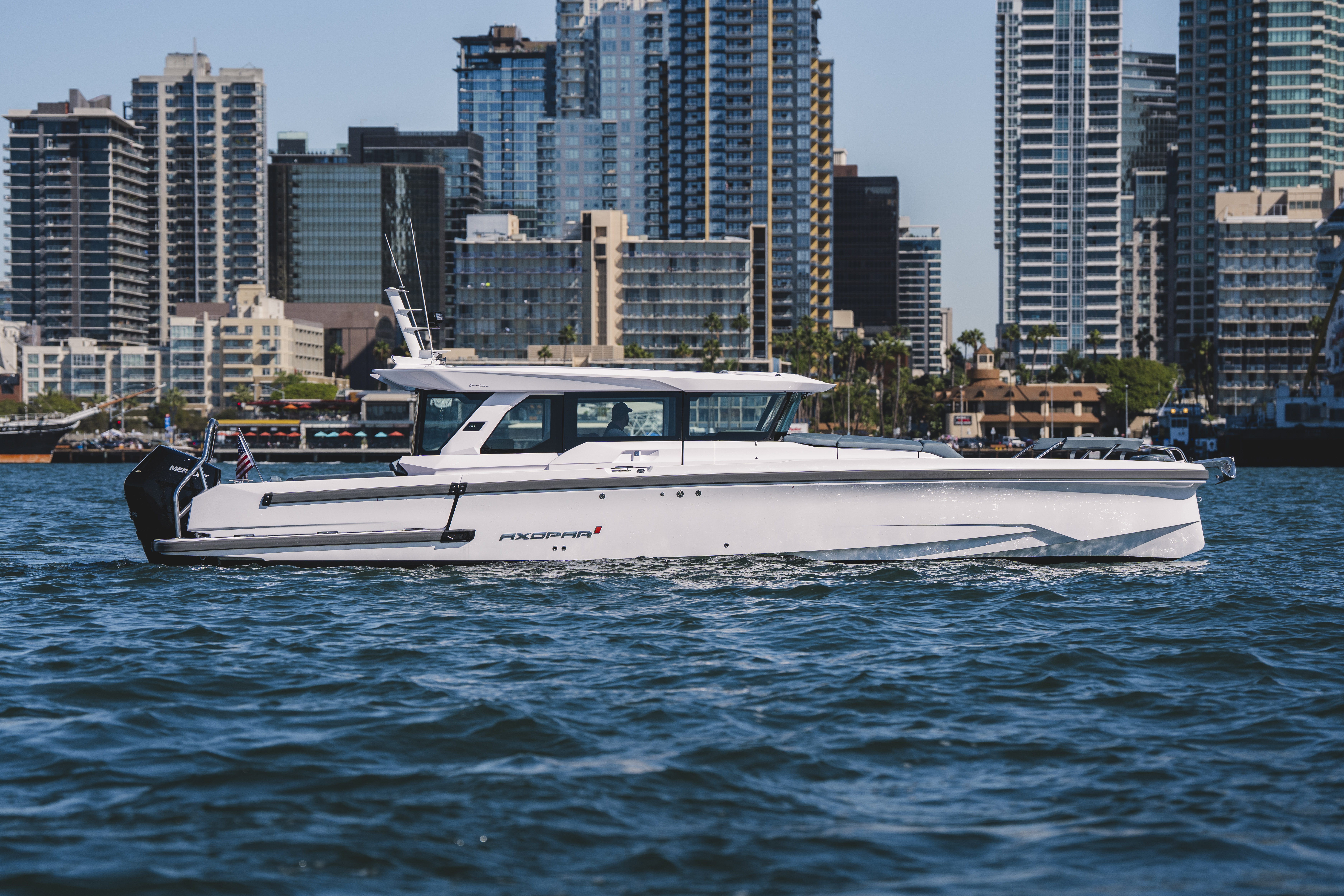2026 Axopar 38 XC Cross Cabin