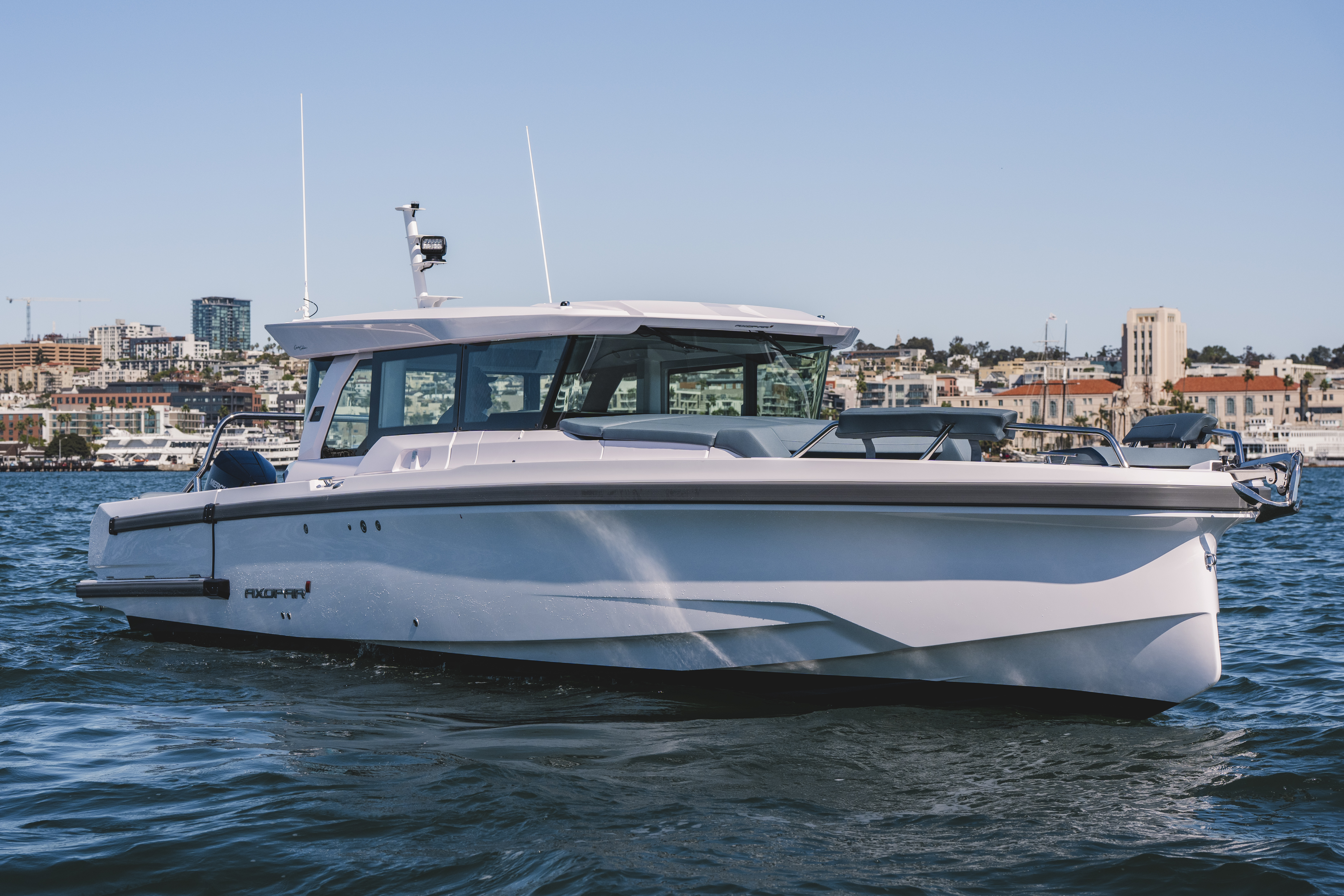 Yacht photo 1