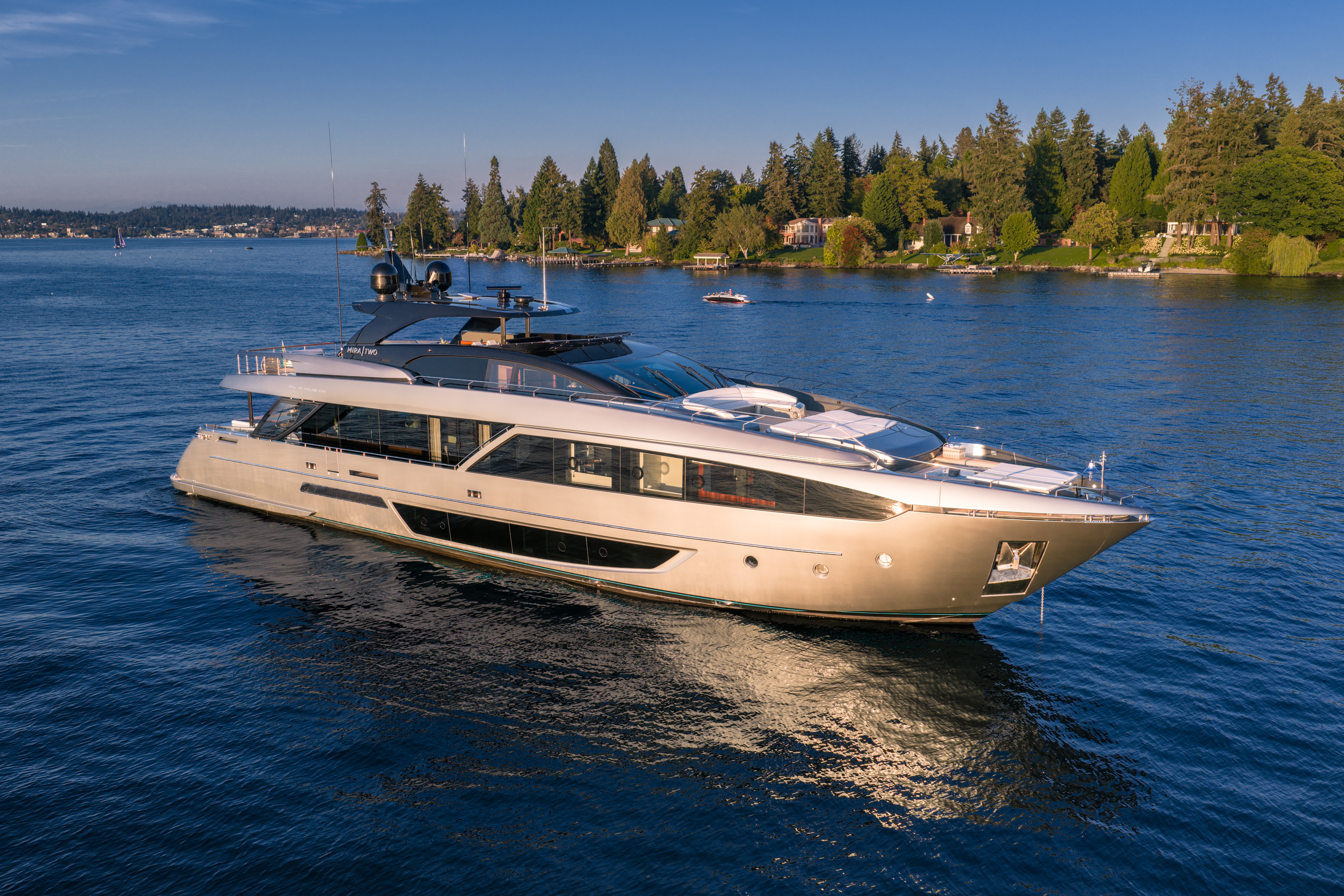 Yacht photo 1