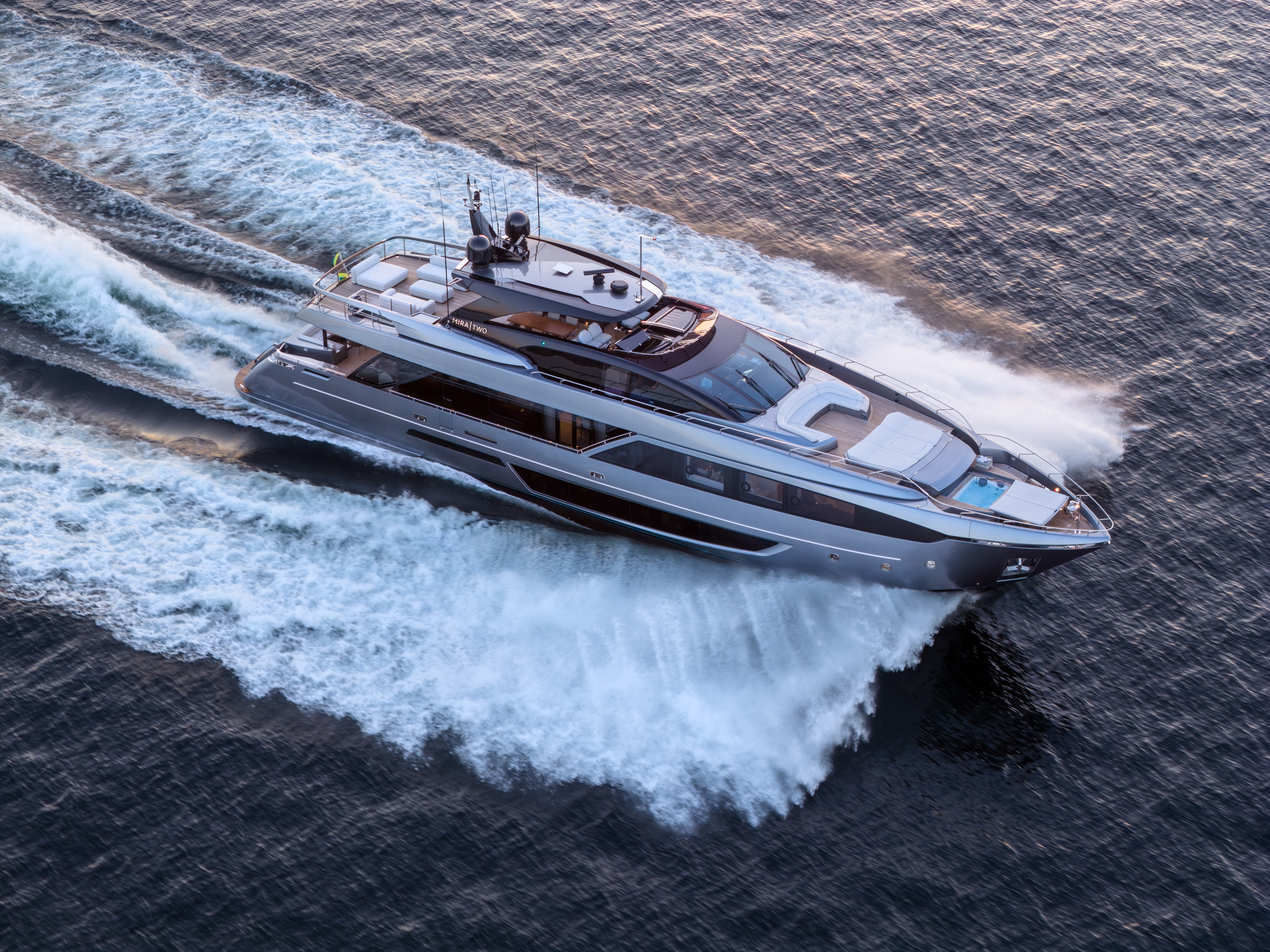 Yacht photo 2