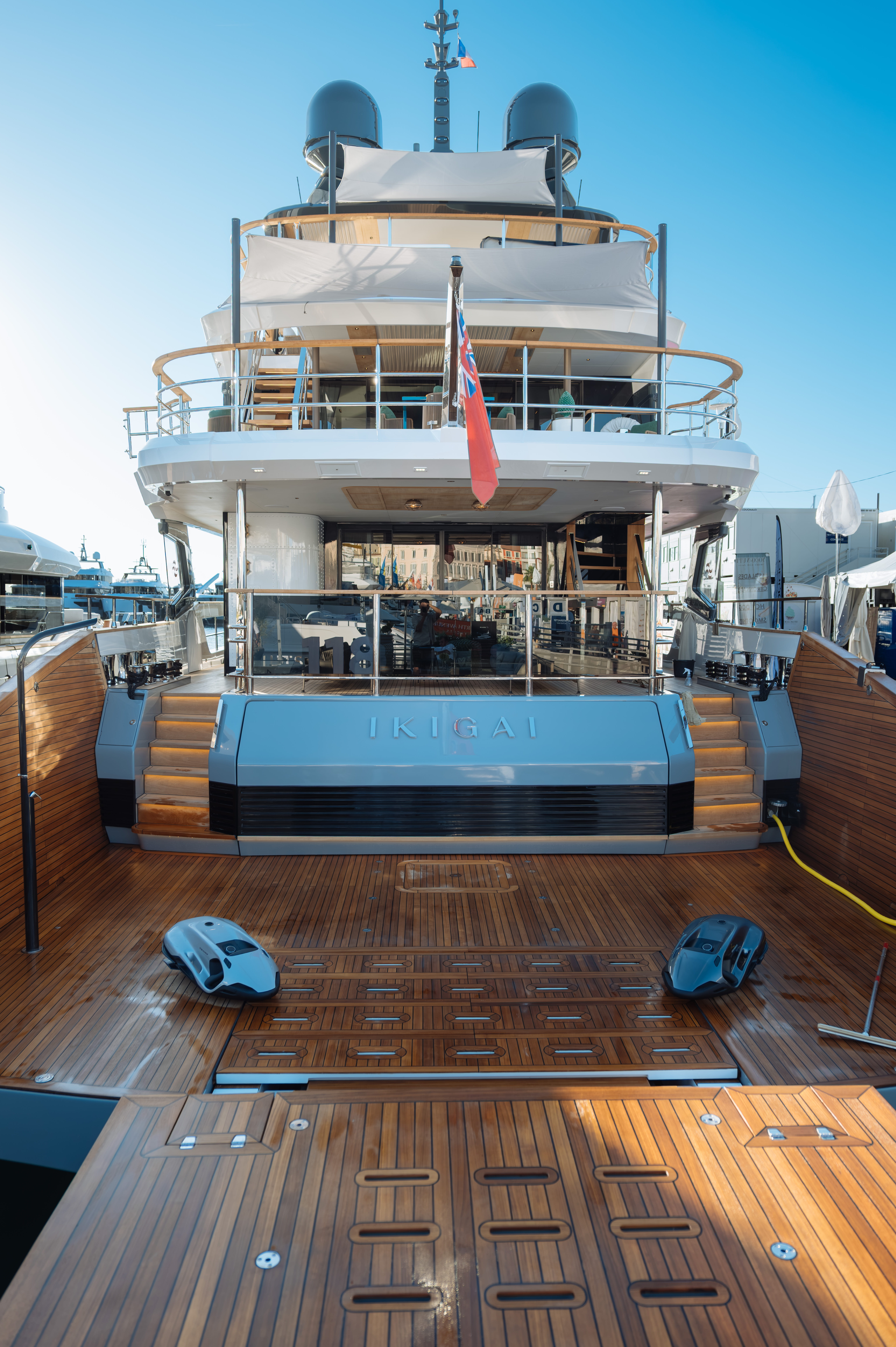 Exterior 6