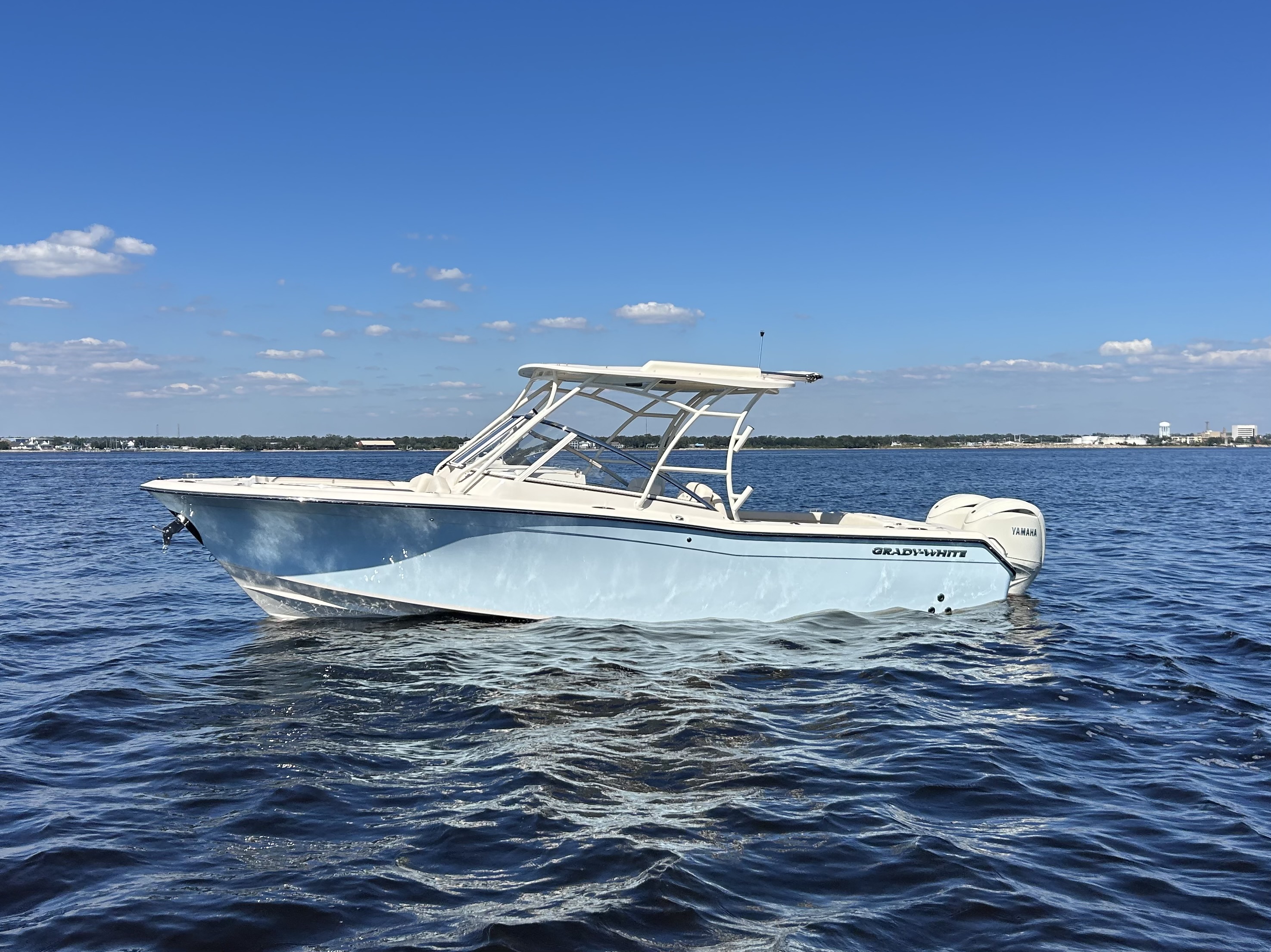 2027 Grady-White Boats Freedom 275 for sale on YachtWay, same model as on display at FLIBS 2026