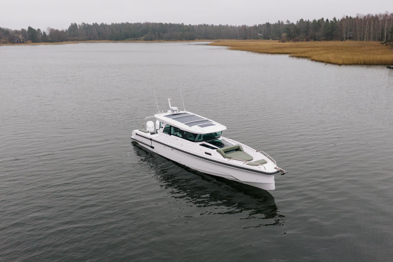 2026 Axopar 38 XC Cross Cabin