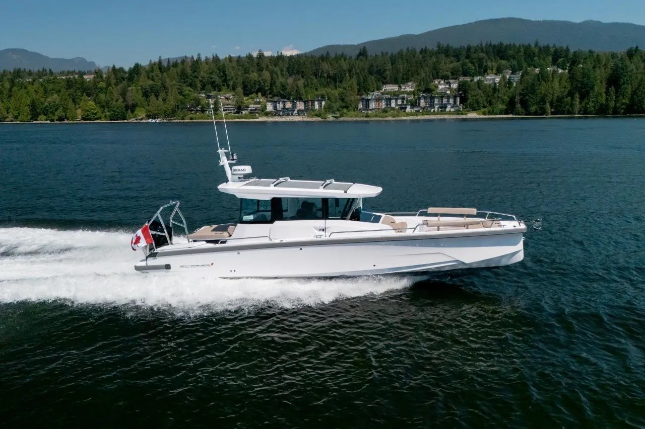 2027 Axopar 29 XC Cross Cabin