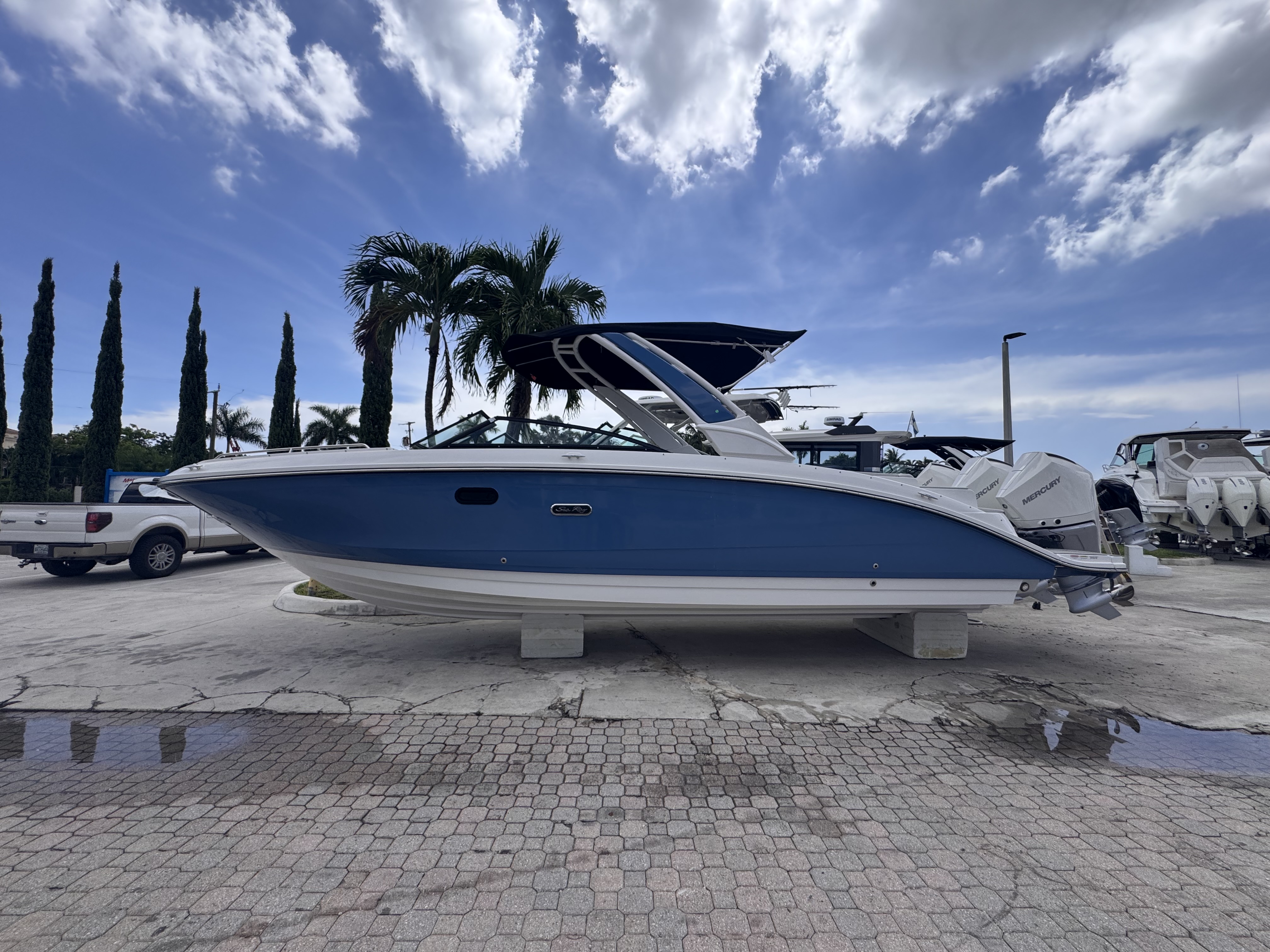 2027 Sea Ray SDX 290 Outboard for sale, on display at FLIBS 2026