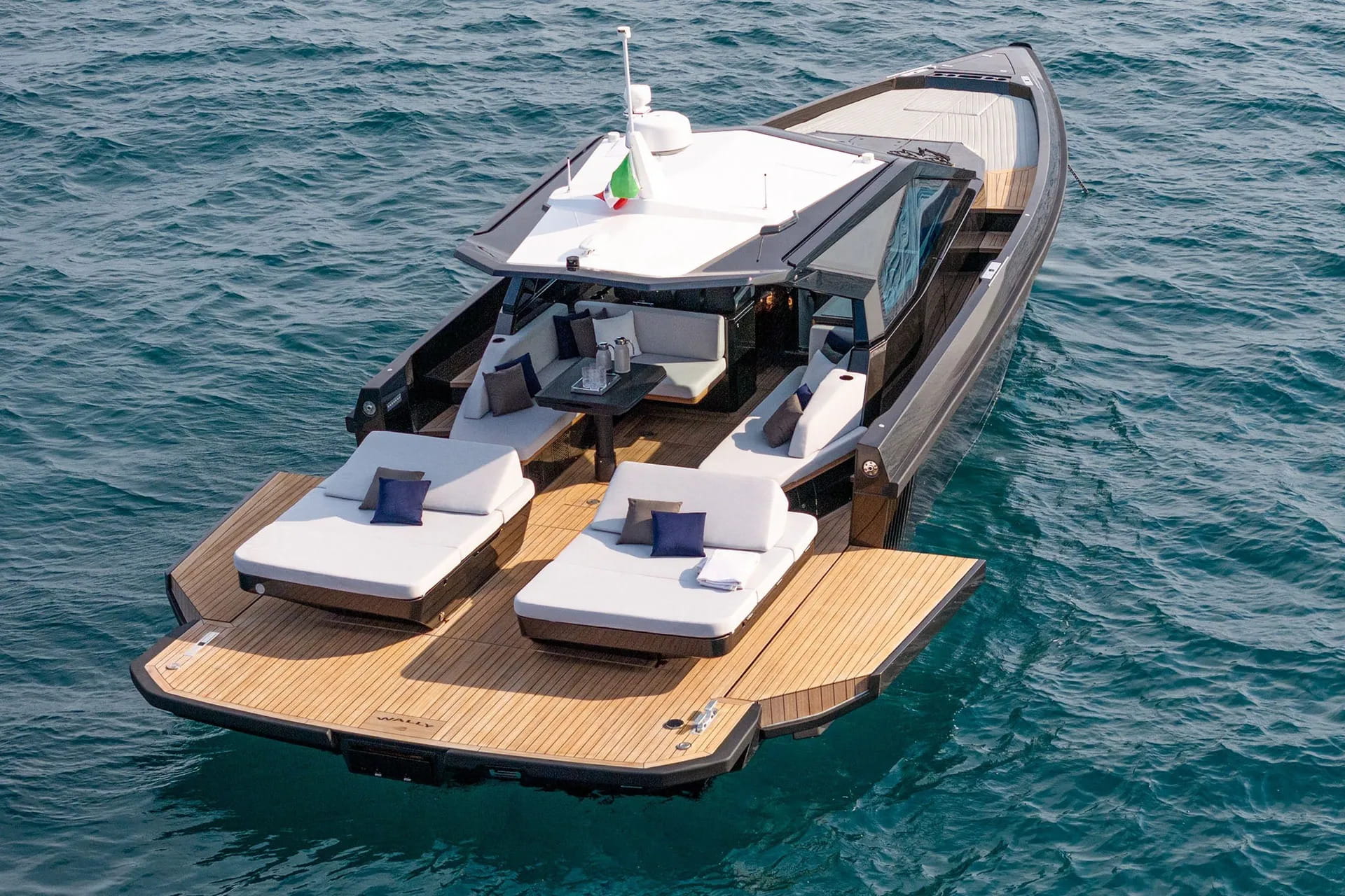 Yacht photo 1