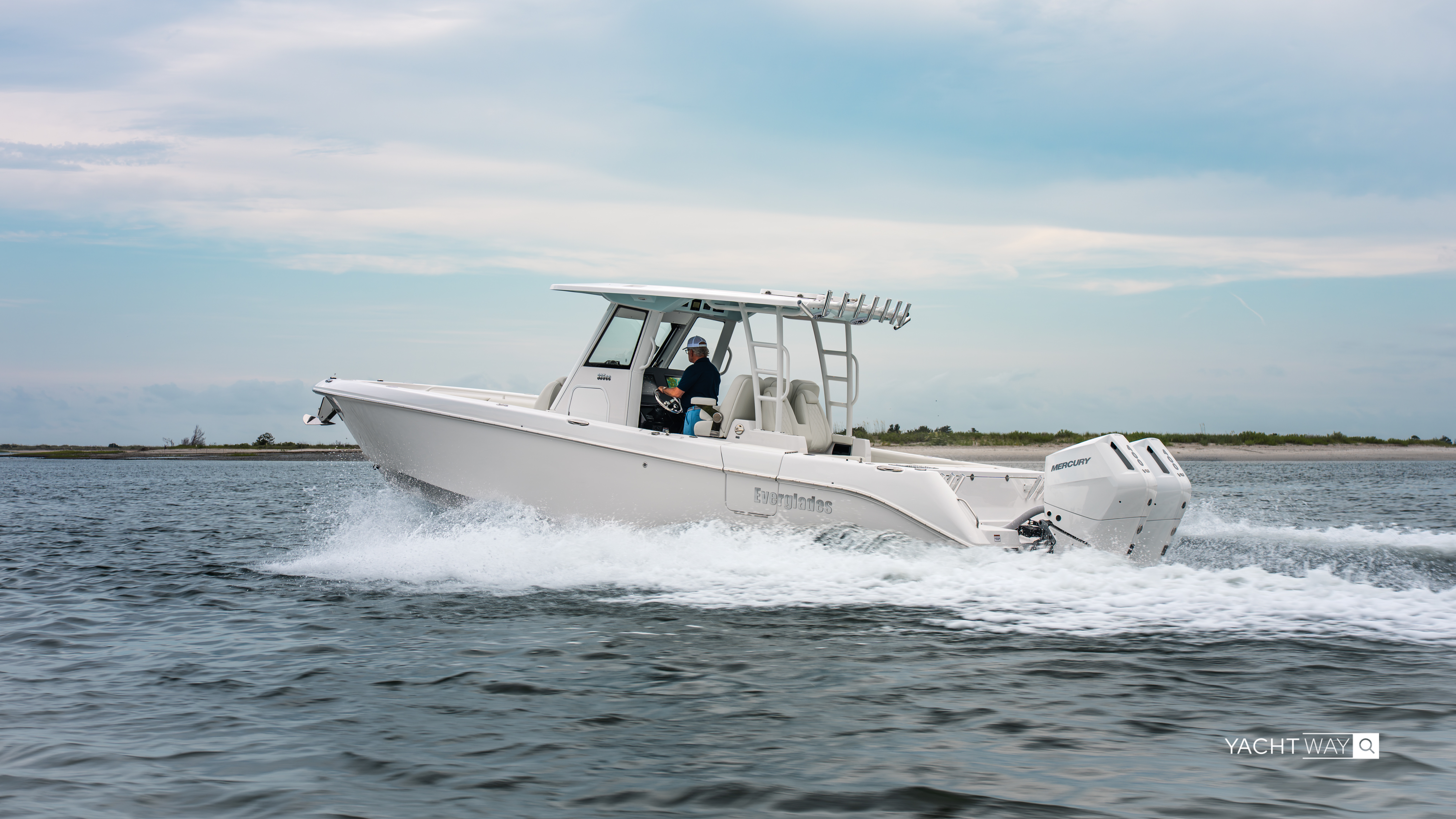 Everglades Boats 335CC