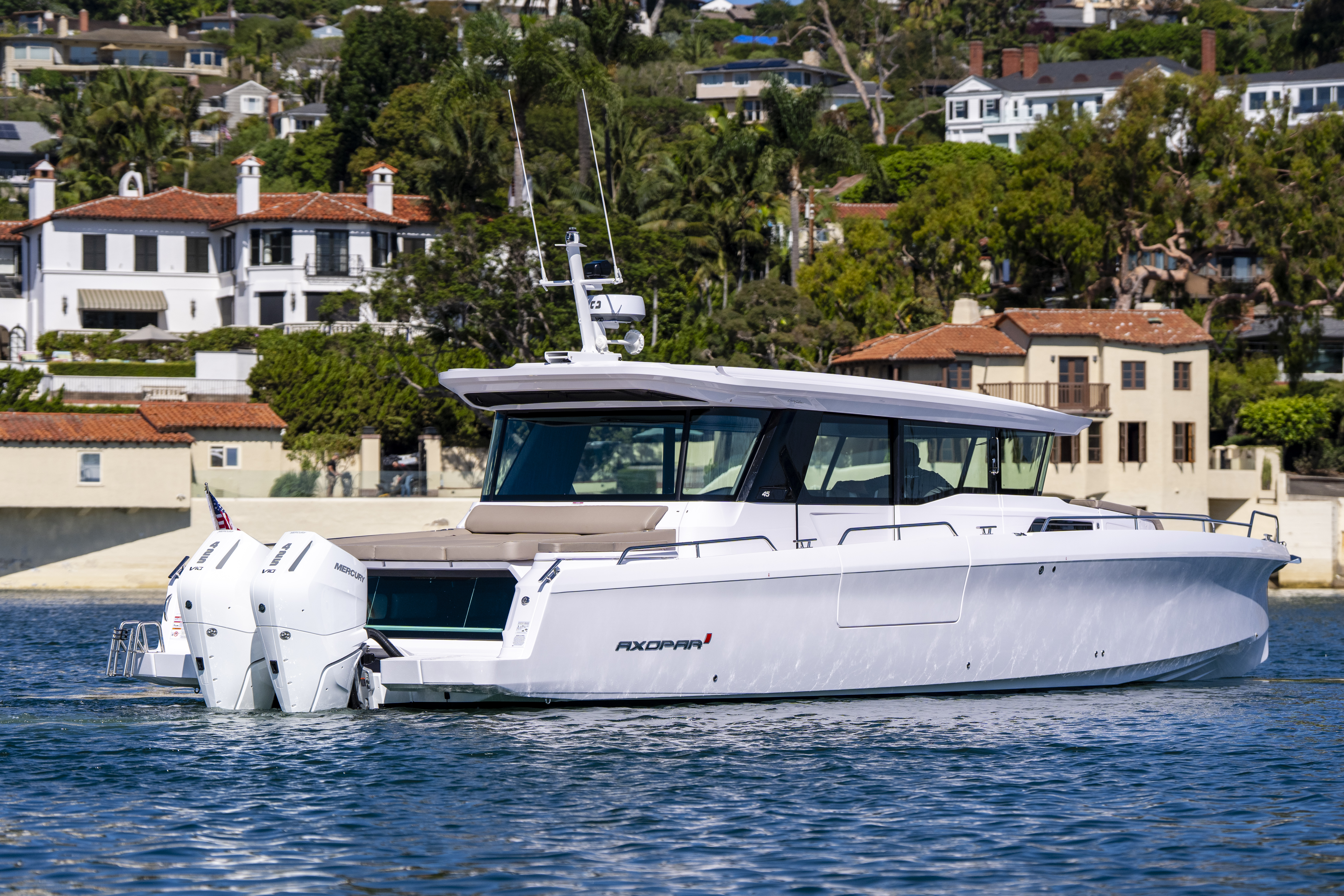 Yacht photo 4