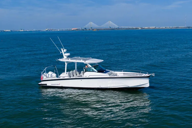 Yacht photo 1