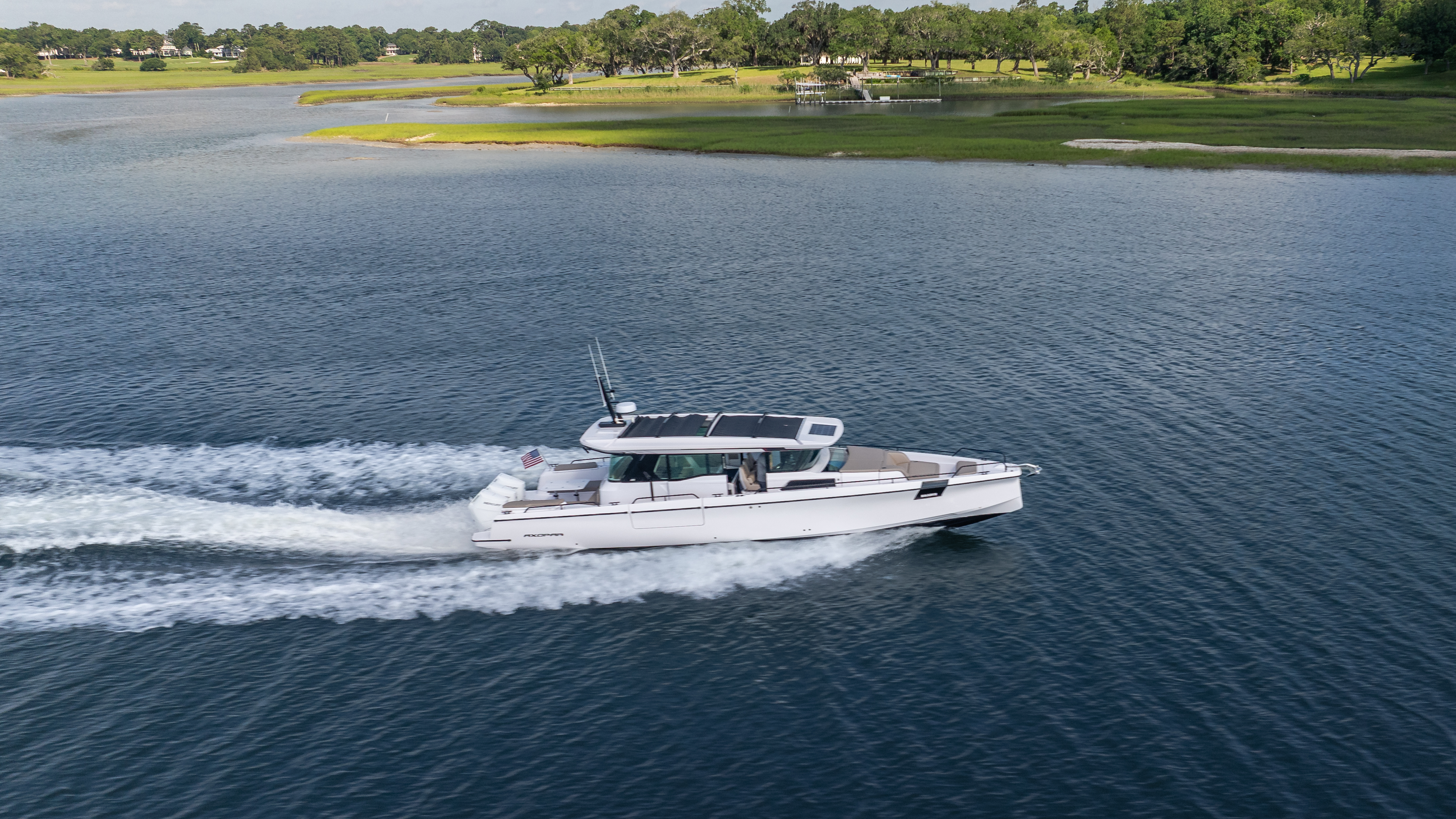 Yacht photo 2