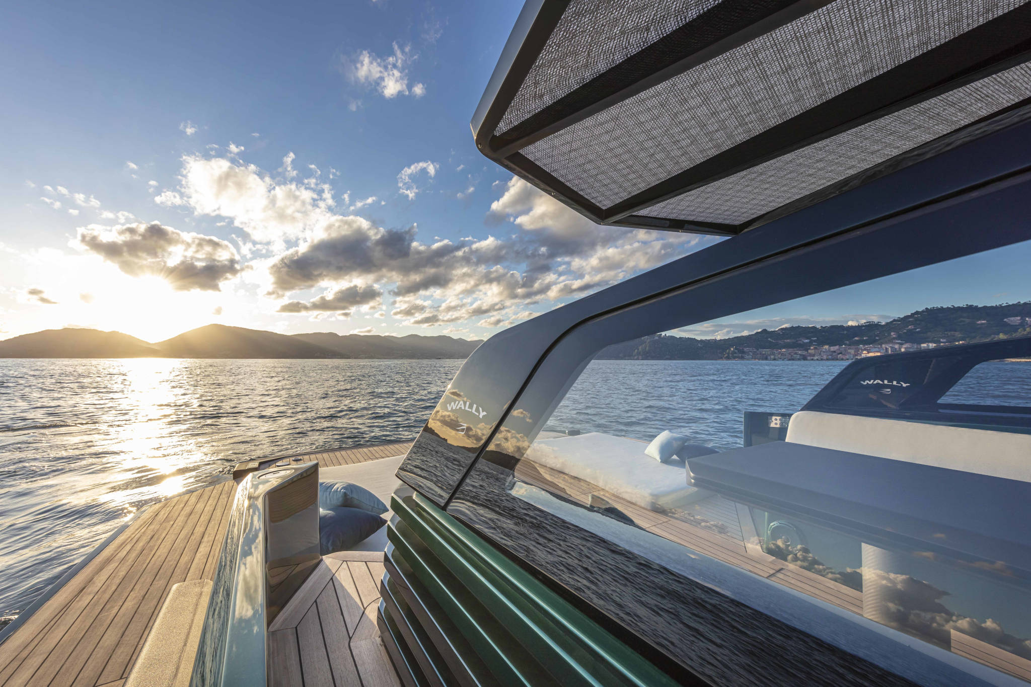 Yacht photo 2
