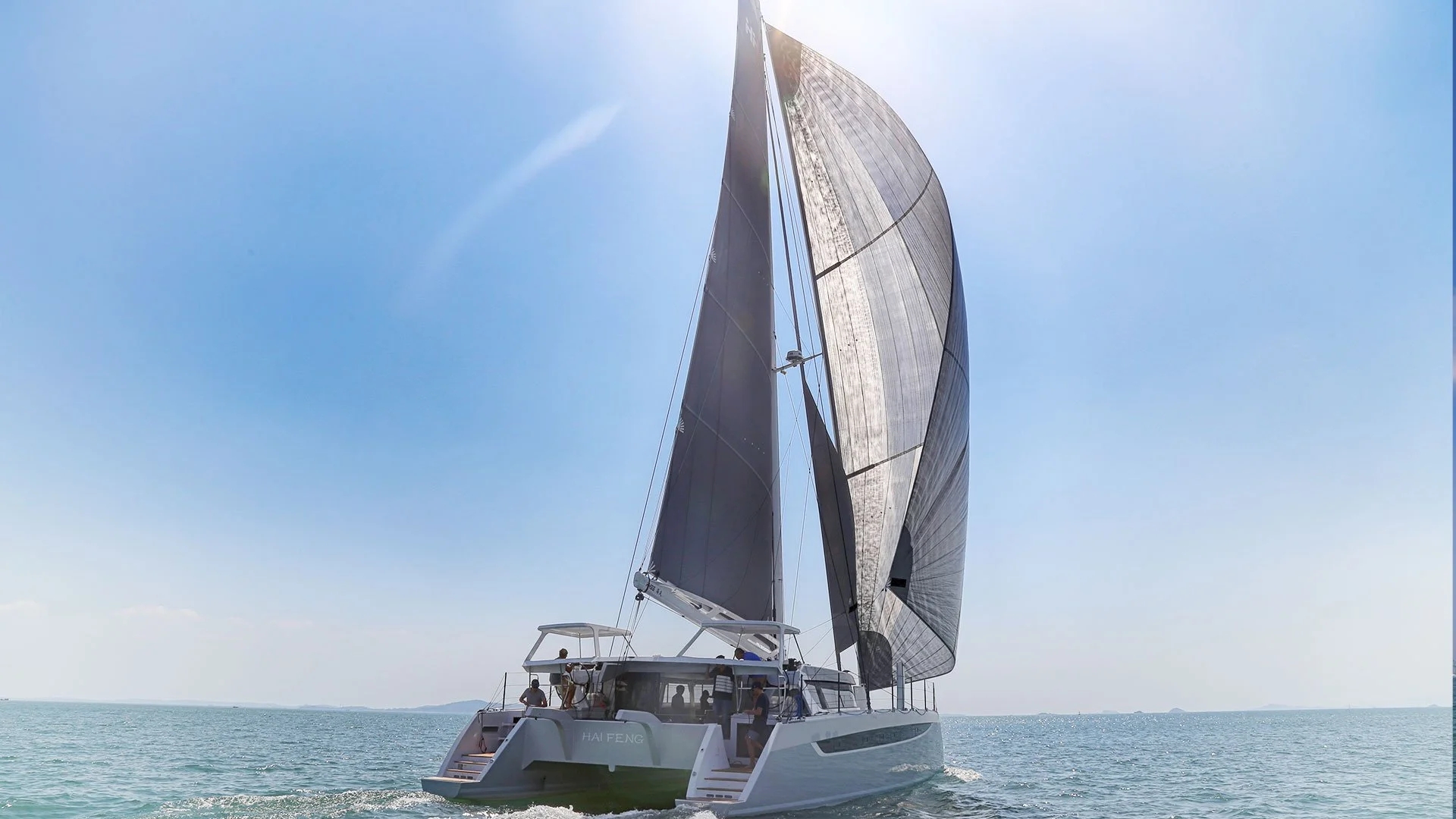 Exterior del HH Catamarans HH 55