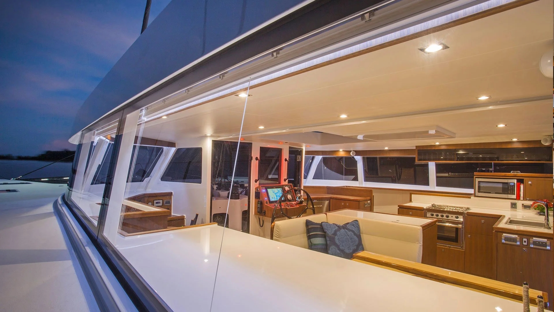 Interior del HH Catamarans HH 55