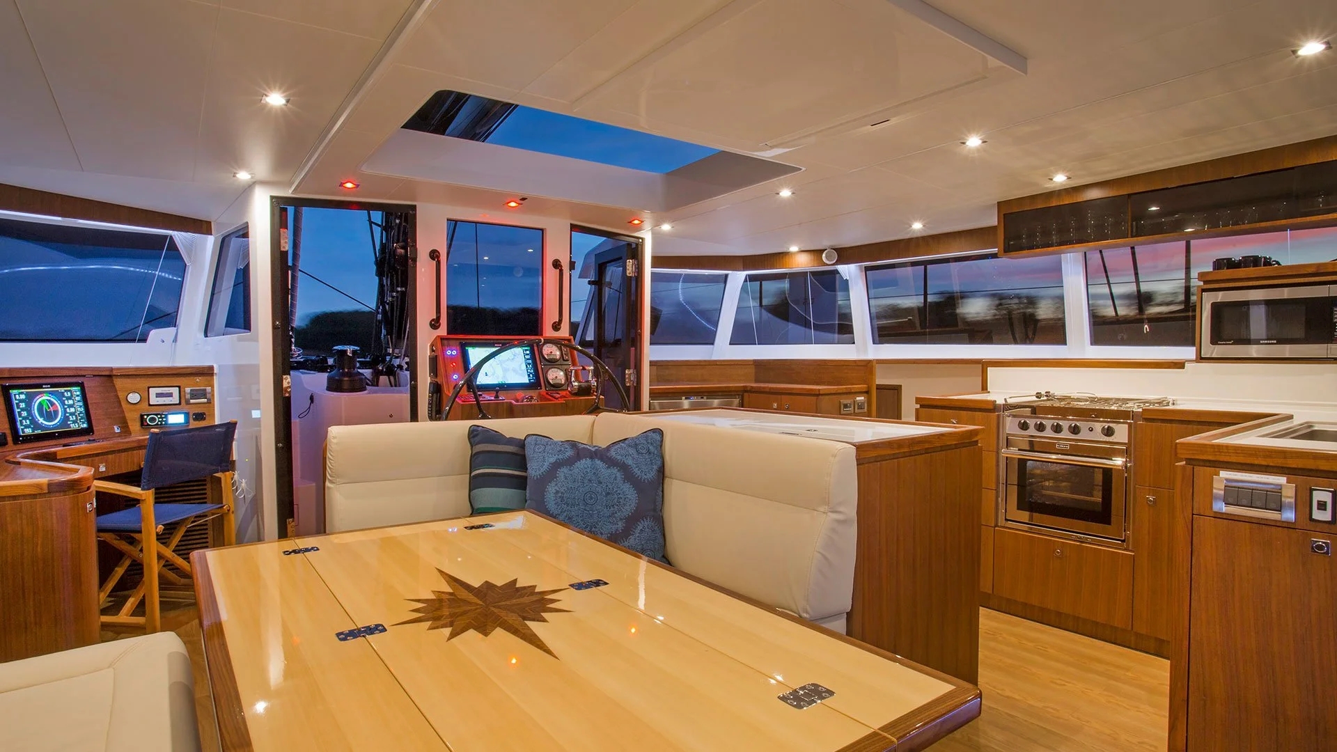 Interior del HH Catamarans HH 55