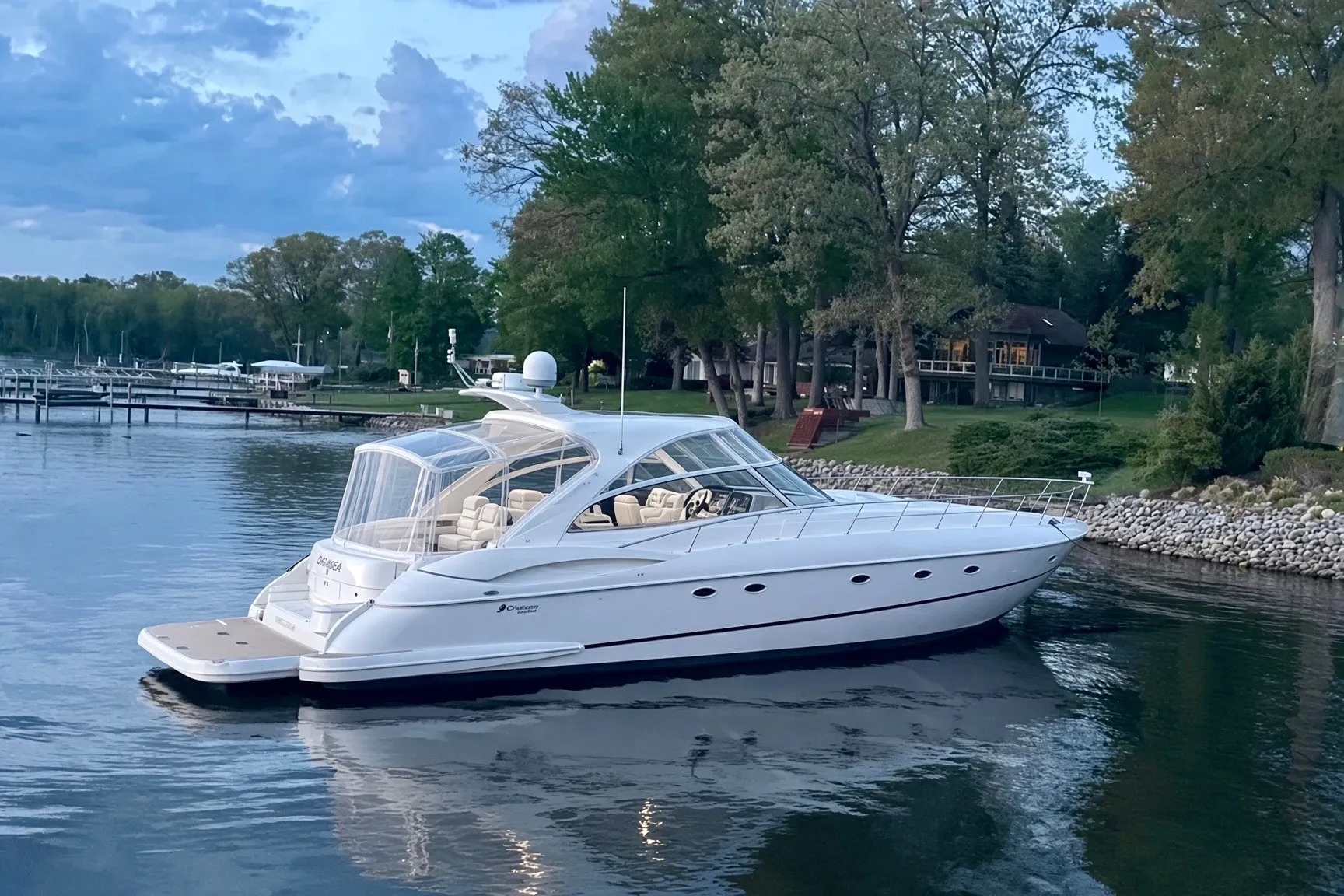 Cruisers Yachts 5470 Express