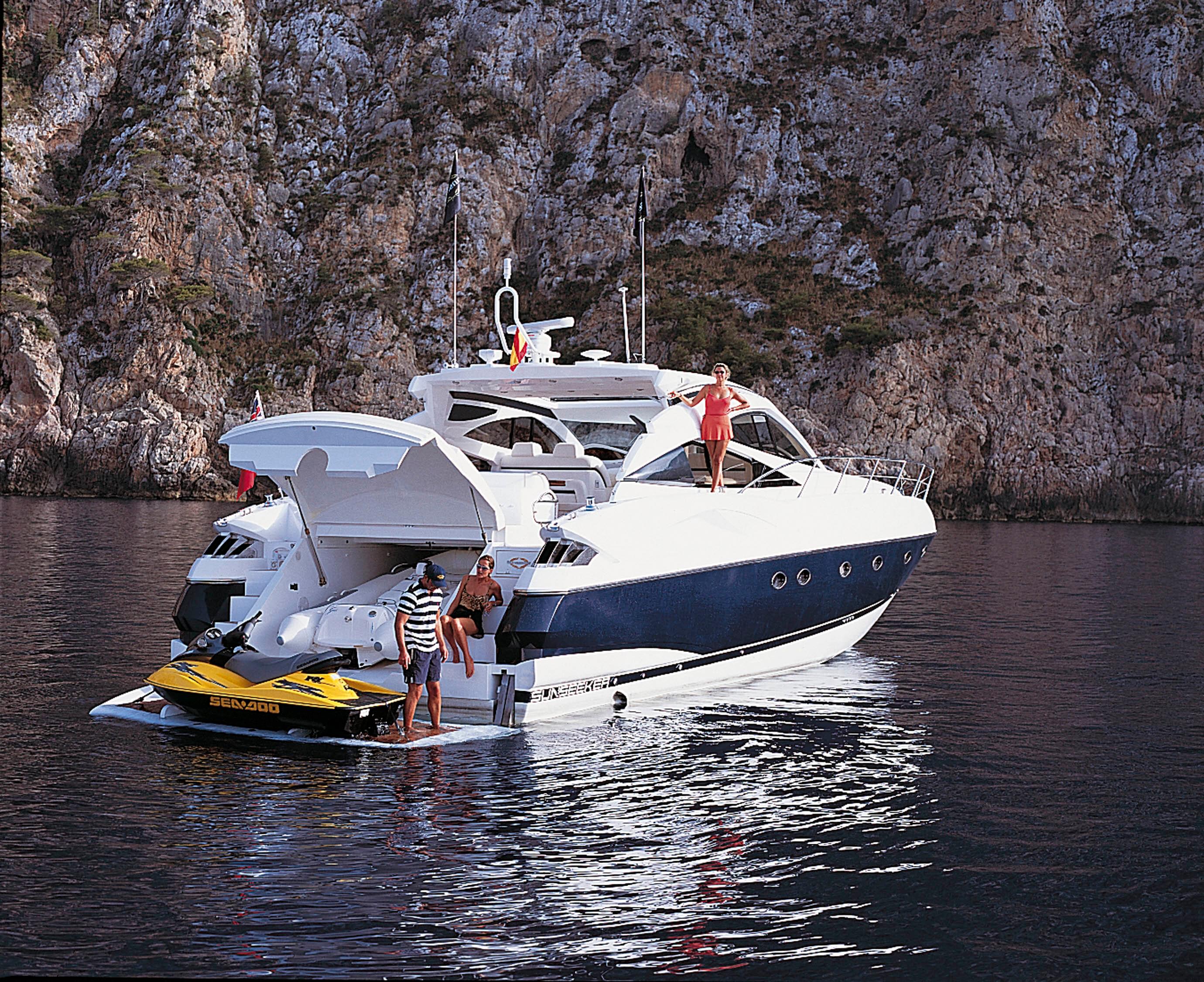 Sunseeker 68 Predator Exterior
