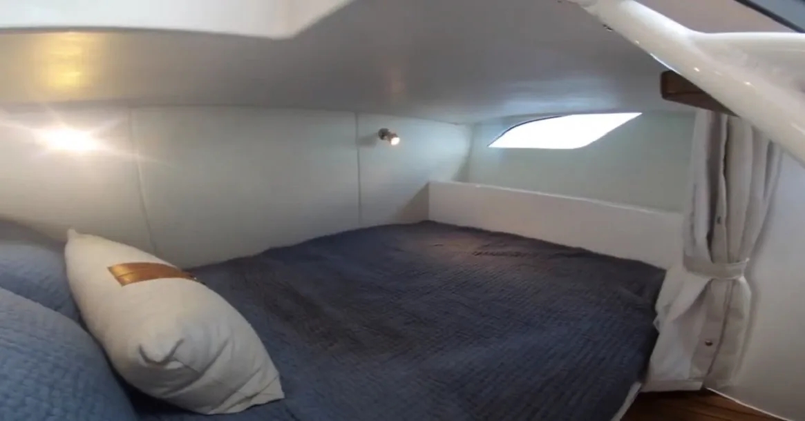Intérieur du Intrepid Powerboats 409 Valor