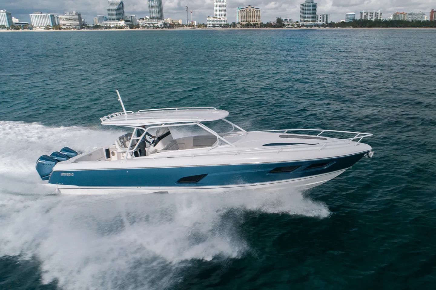 Intrepid Powerboats 409 Valor