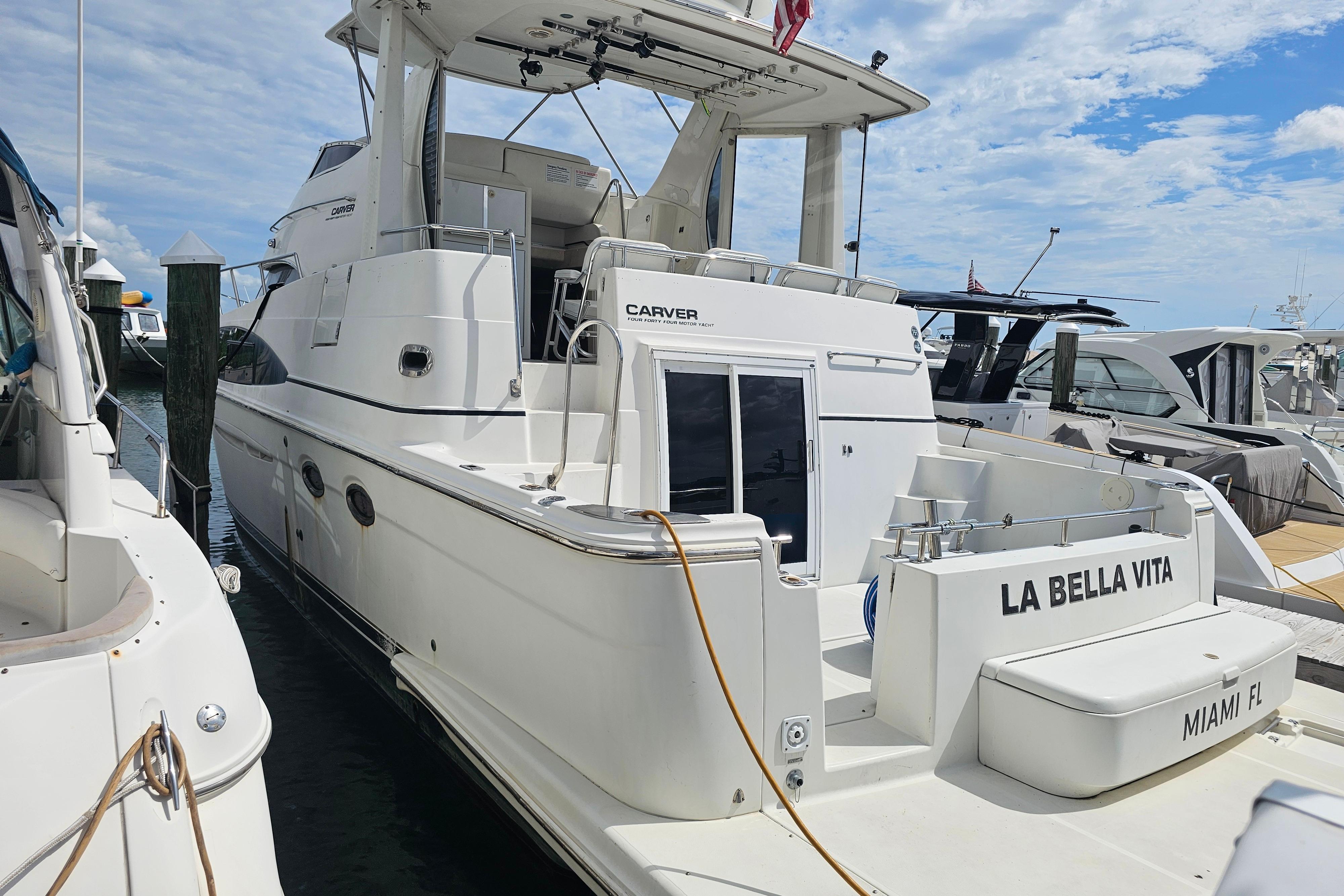 Carver 444 Cockpit Motor Yacht