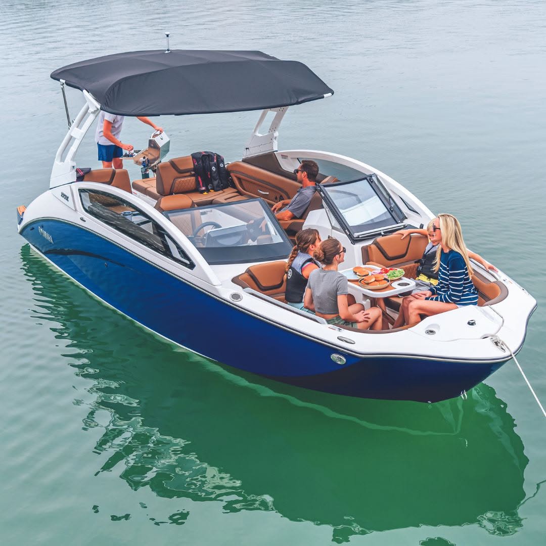 Außenbereich der Yamaha 275SE