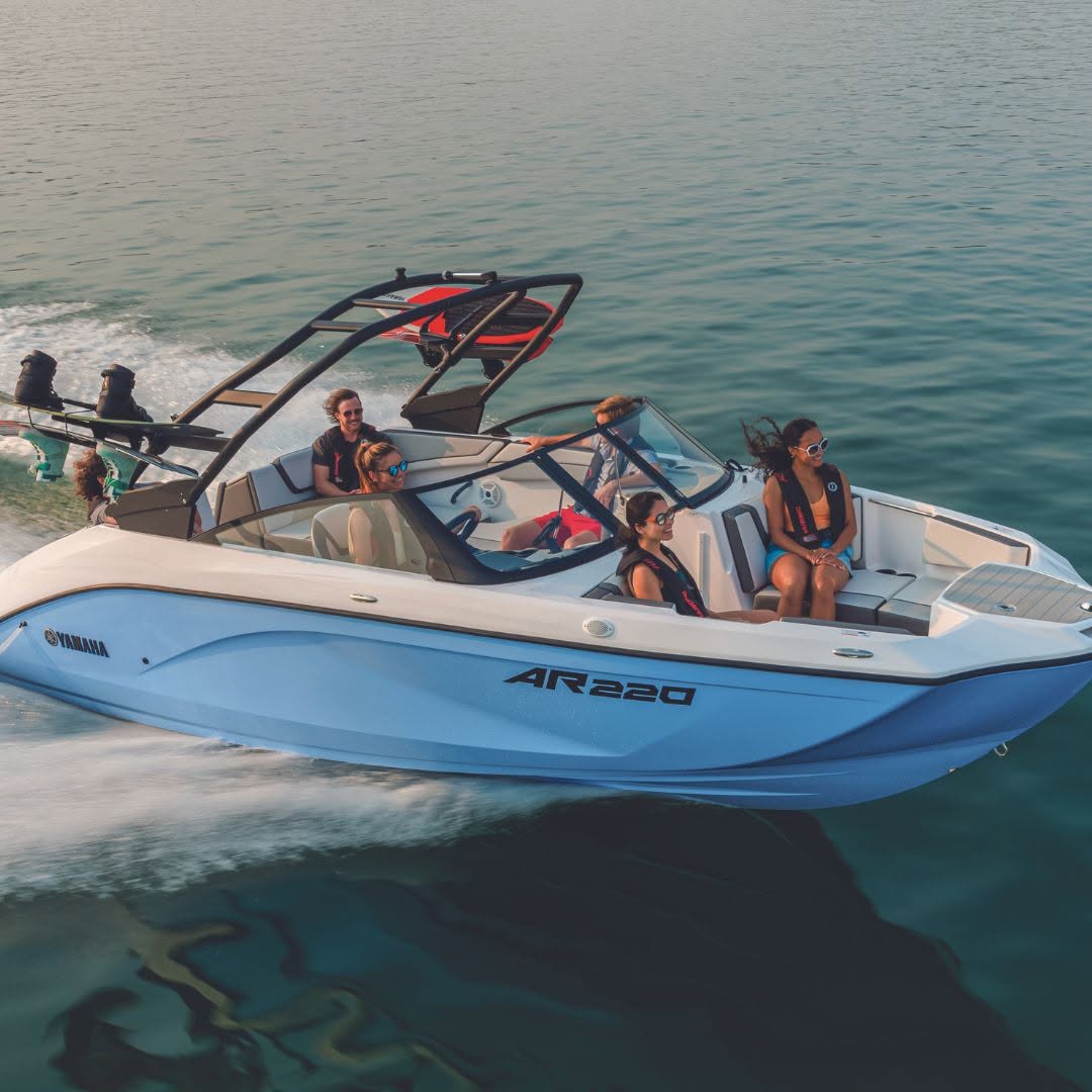 Innenbereich der Yamaha AR220