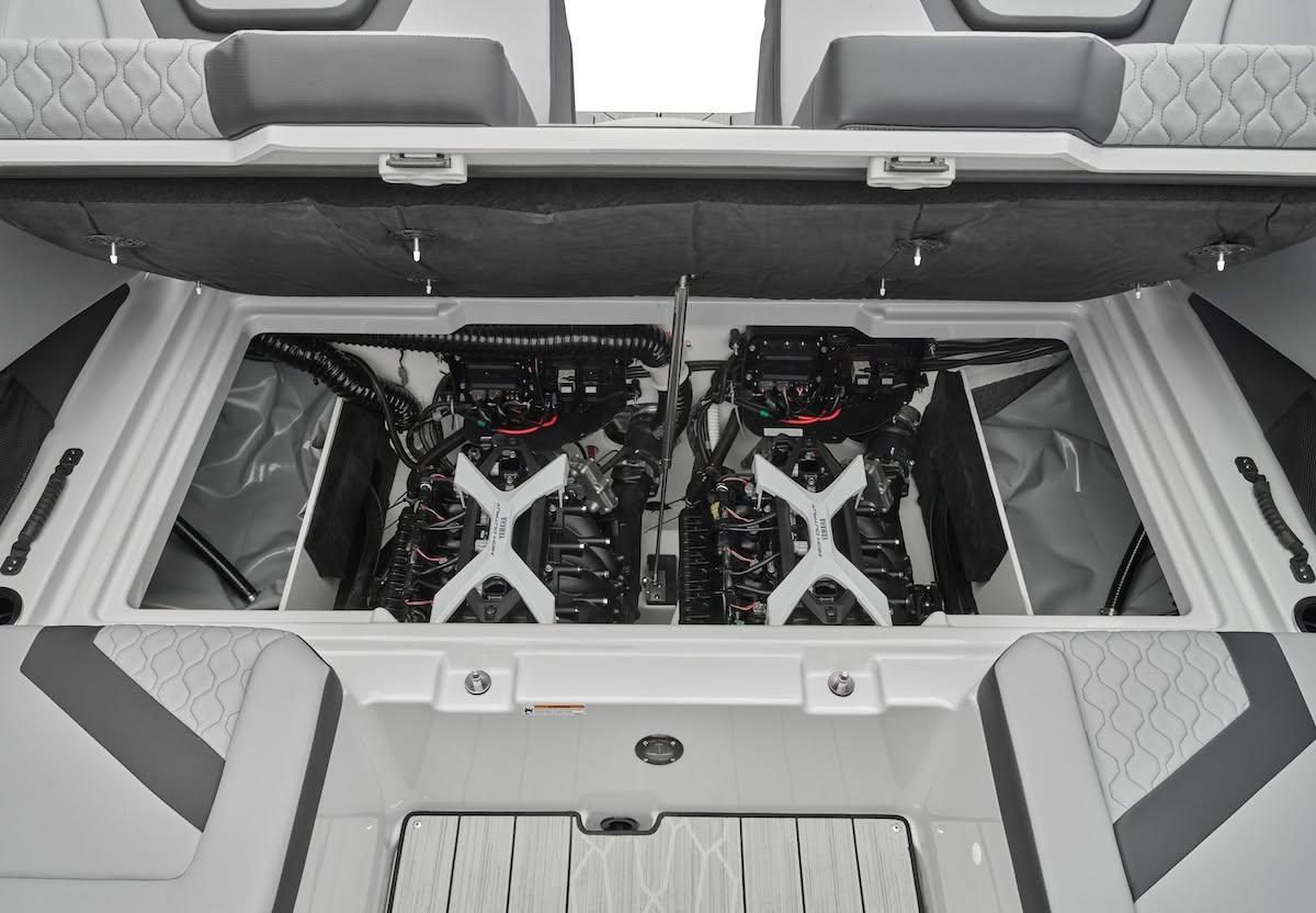 Interieur van de Yamaha 222XE