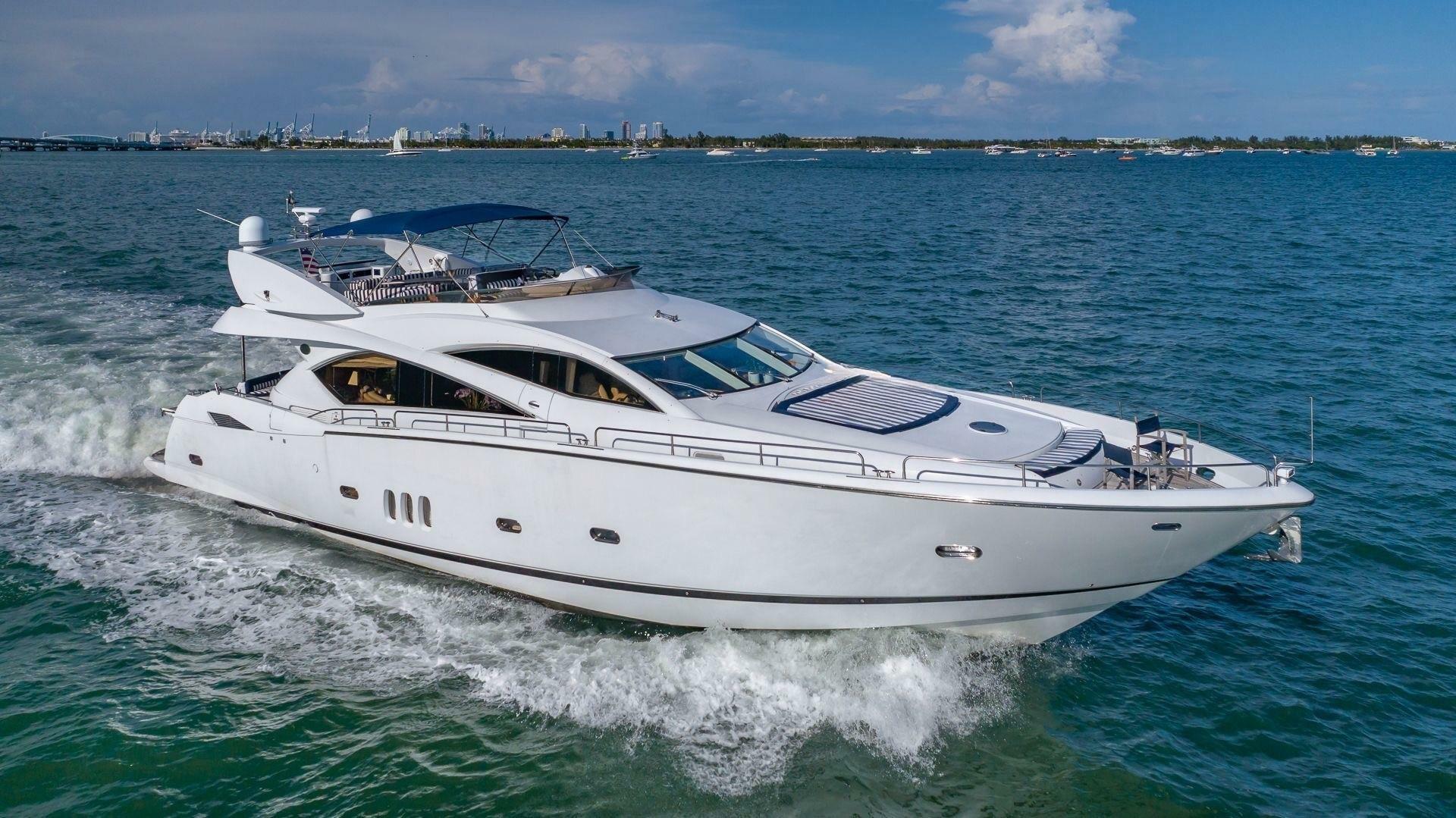 Sunseeker 82 Yacht