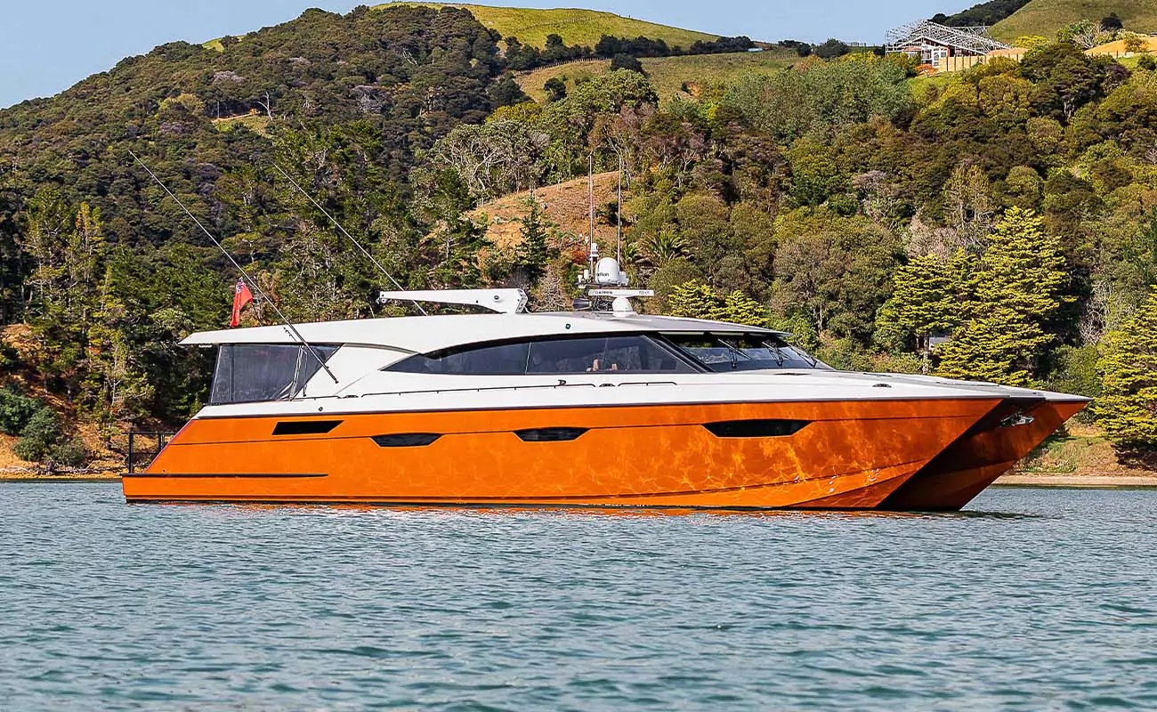 Valder 66 Power Cat Exterior