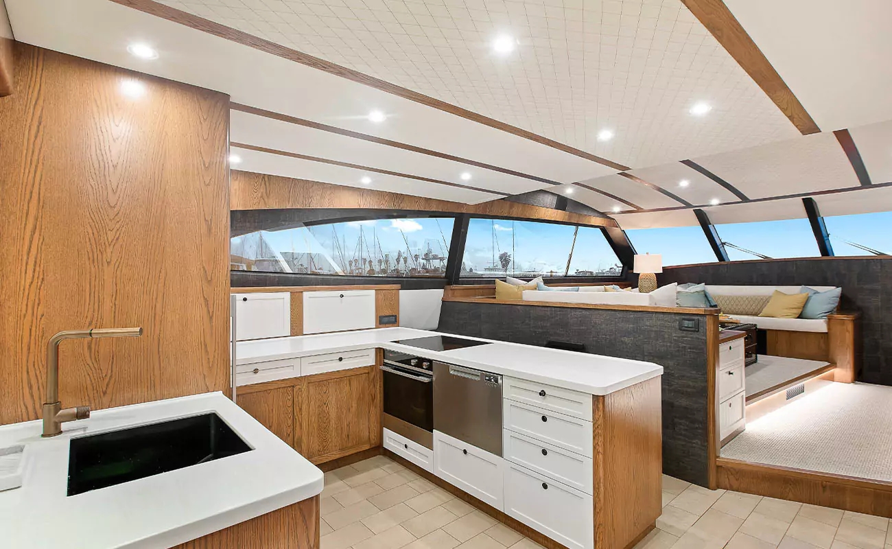 Valder 66 Power Cat Interior