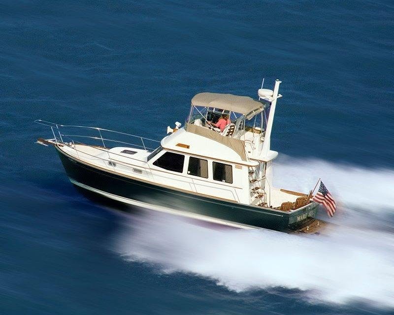 Sabre Yachts 36 Flybridge Exterior