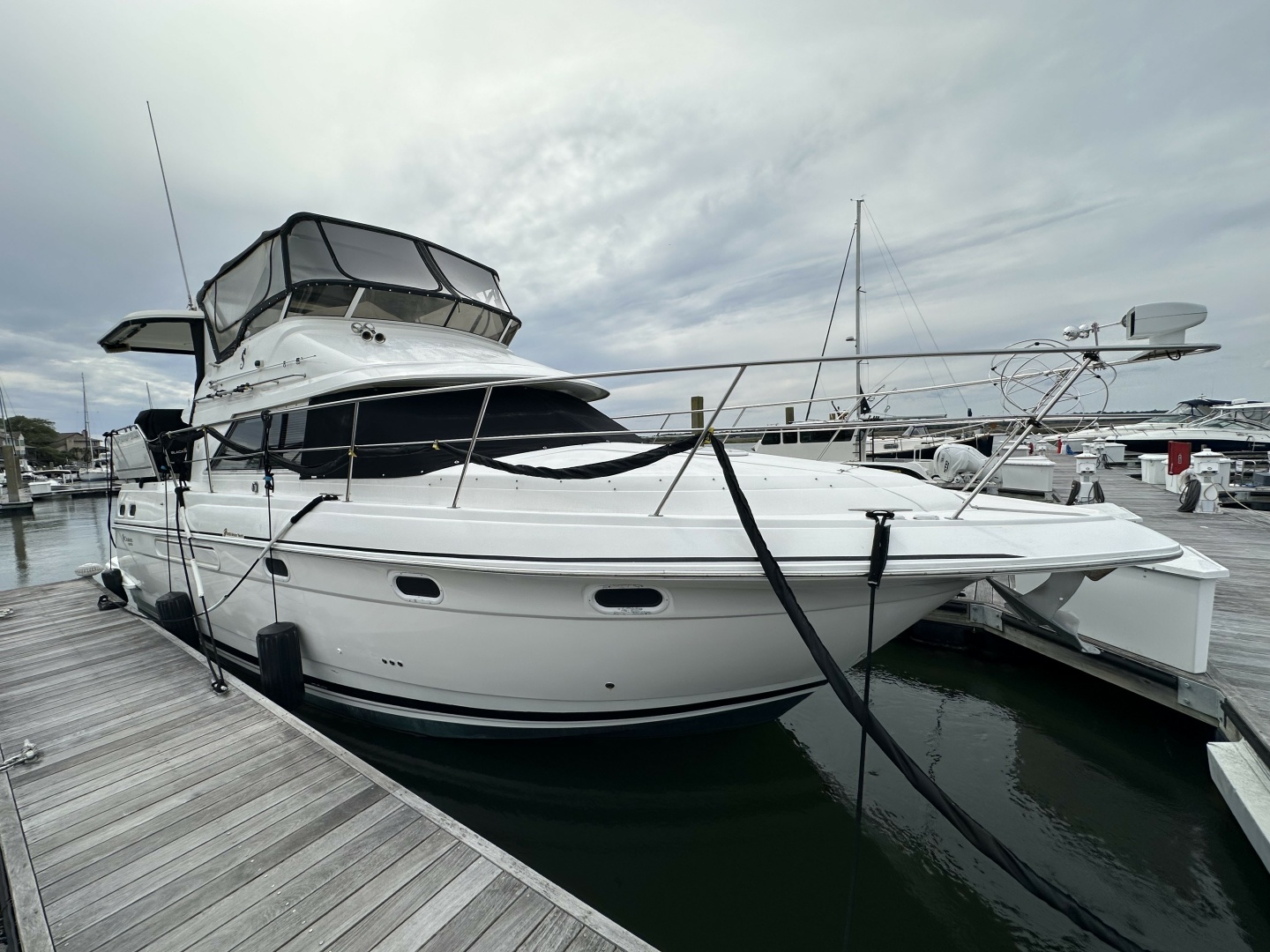 Cruisers Yachts 3650 Aft Cabin