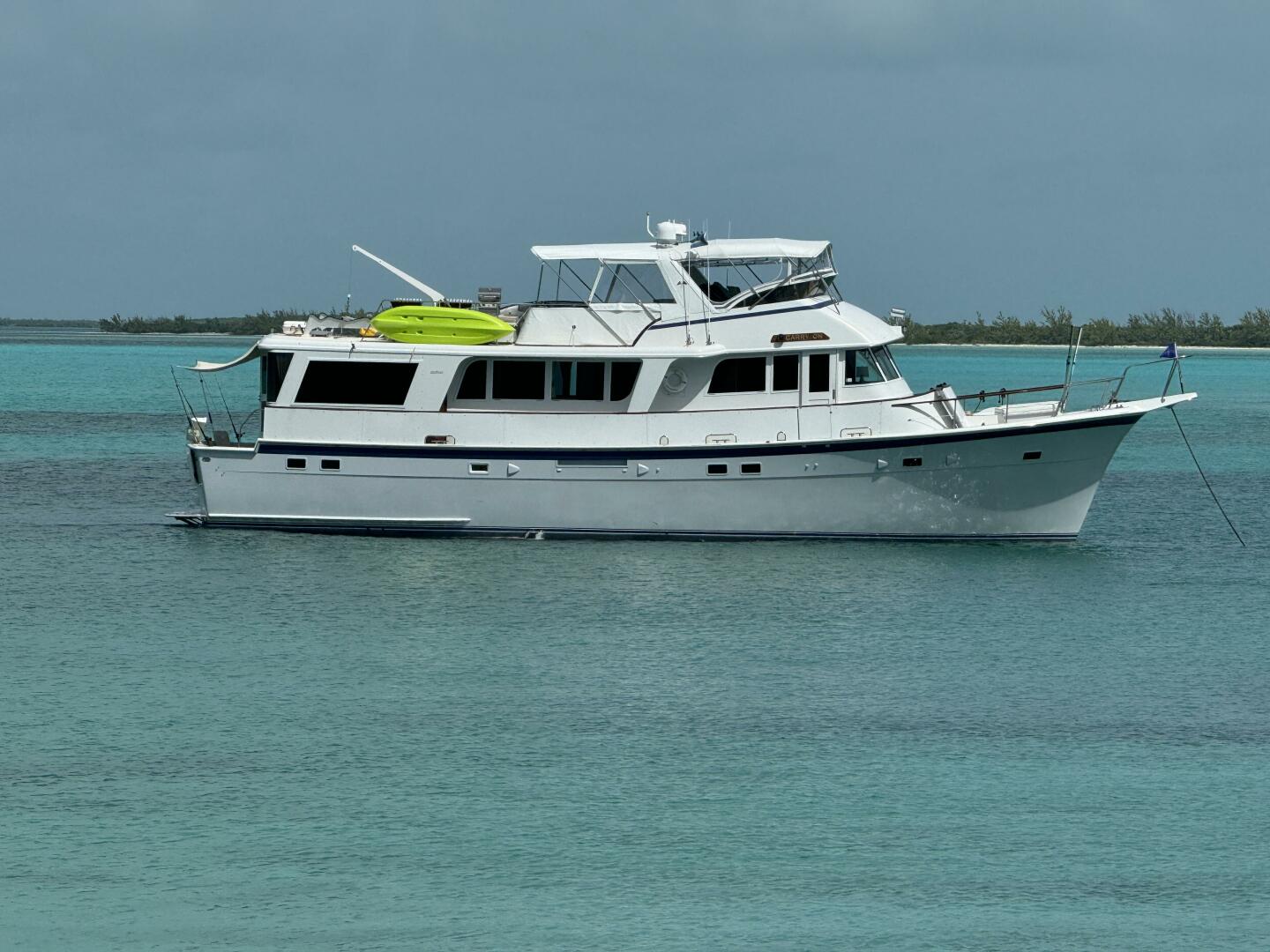 Exterieur van de Hatteras 65 LRC