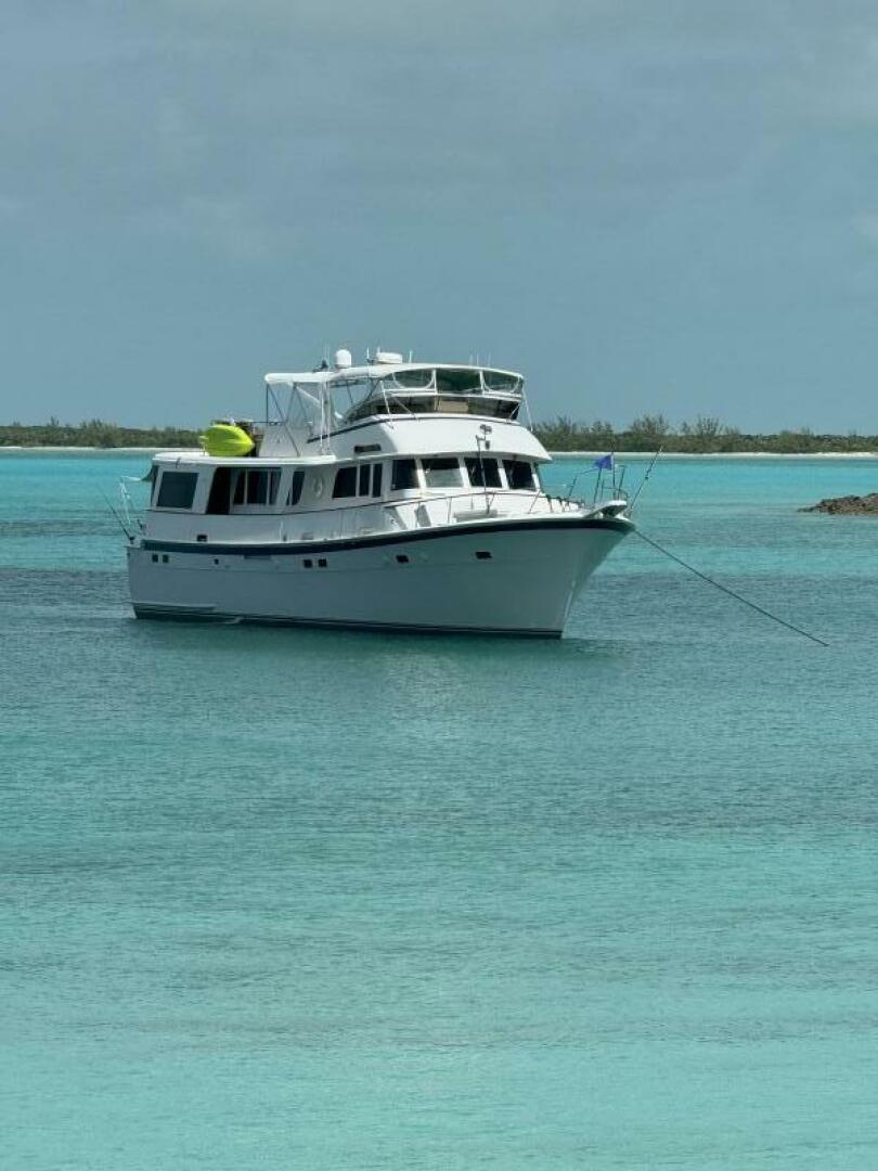 Exterieur van de Hatteras 65 LRC