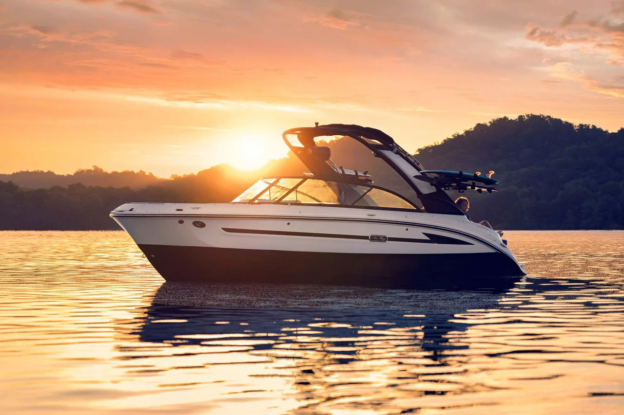 Exterior del Sea Ray SDX 230 Surf
