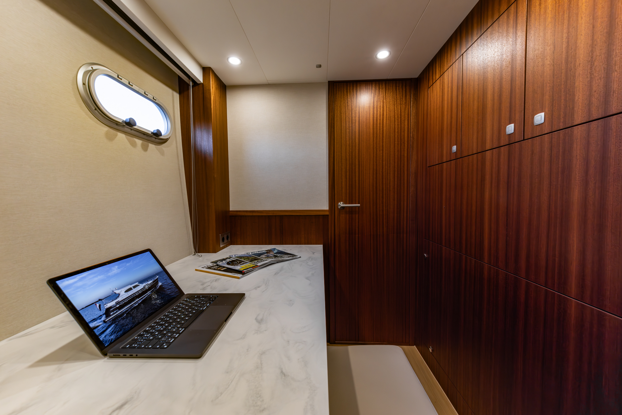 Intérieur du Elling E6