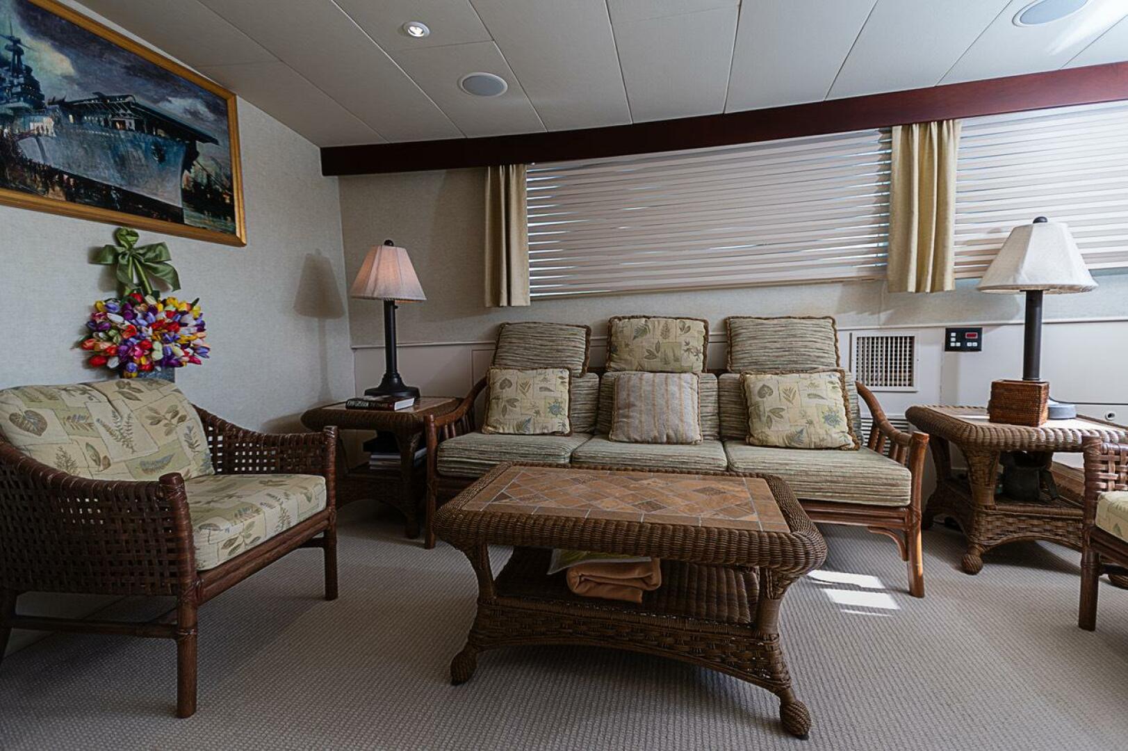 Derecktor 68 Hunt Motor Yacht Interior