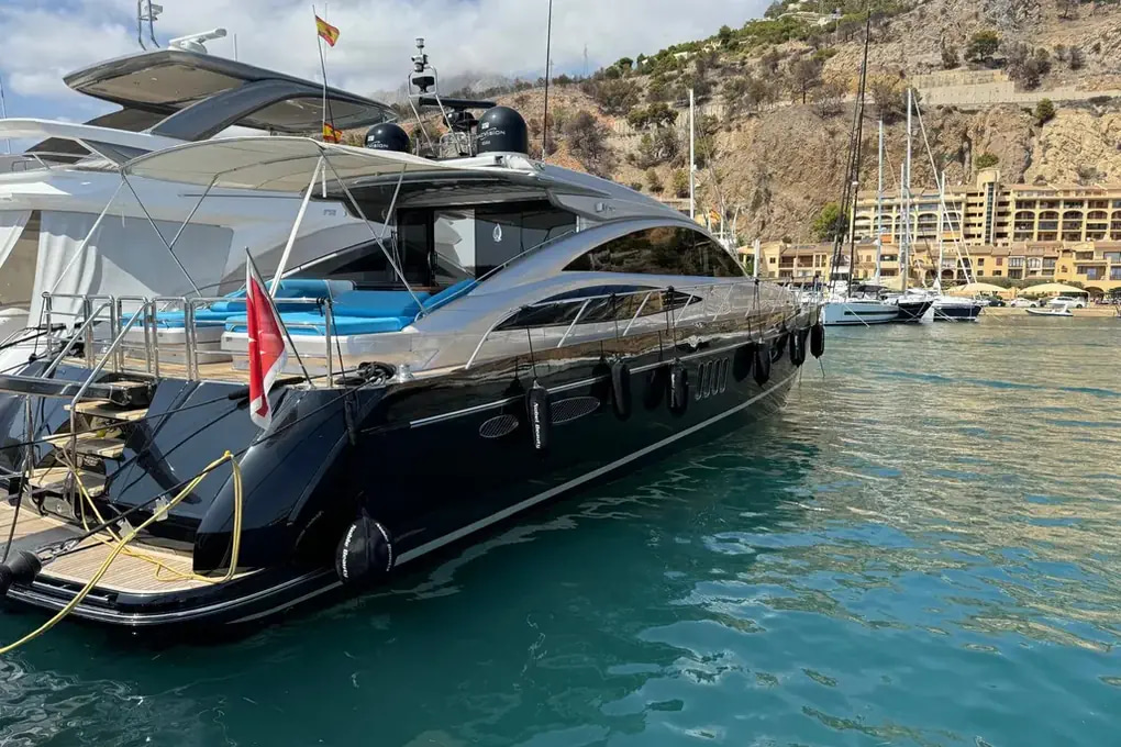 Princess Yachts V70