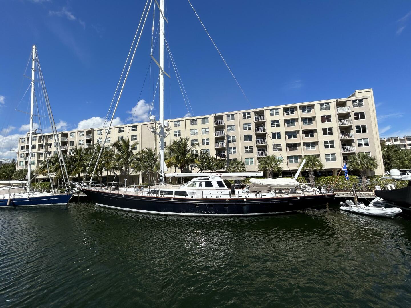 Palmer Johnson 110 Cruising Sloop