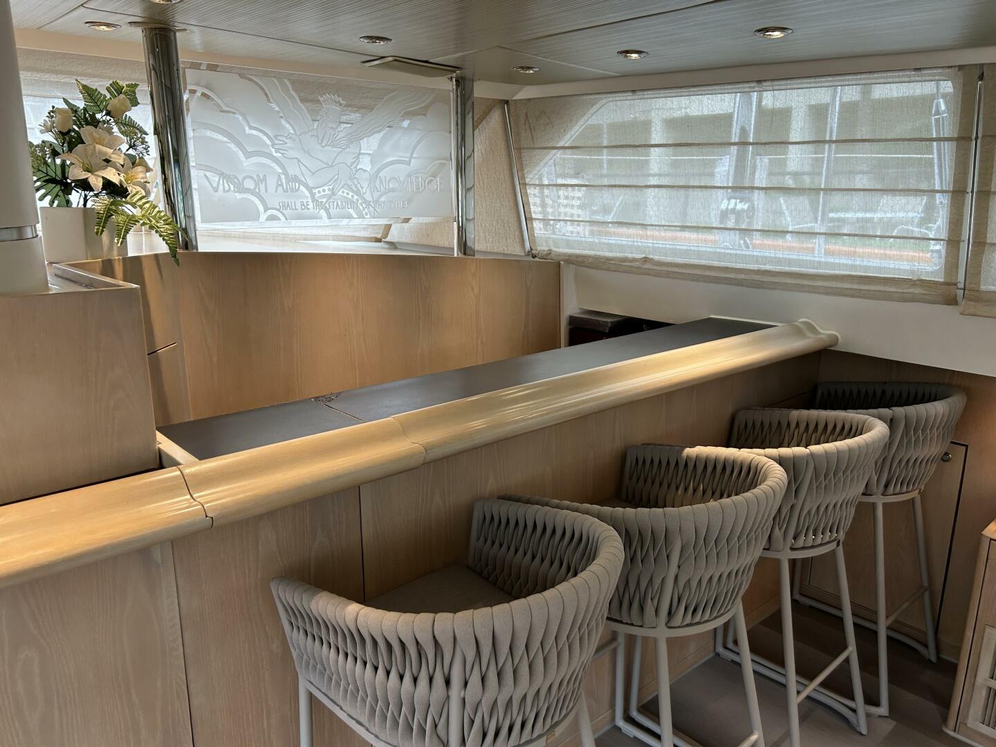 Interior del Palmer Johnson 110 Cruising Sloop