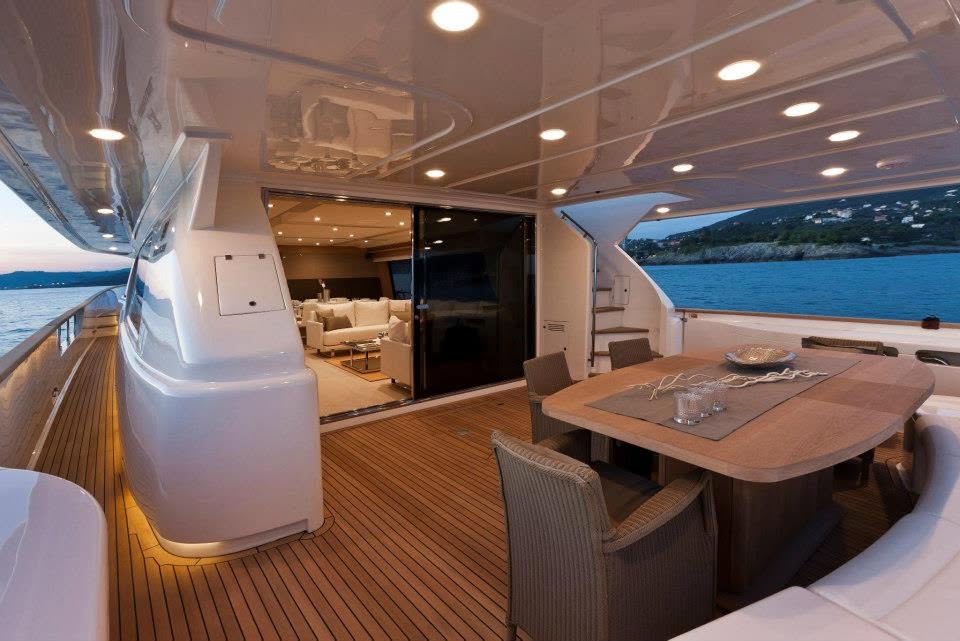 Innenbereich der Custom Line Navetta 26